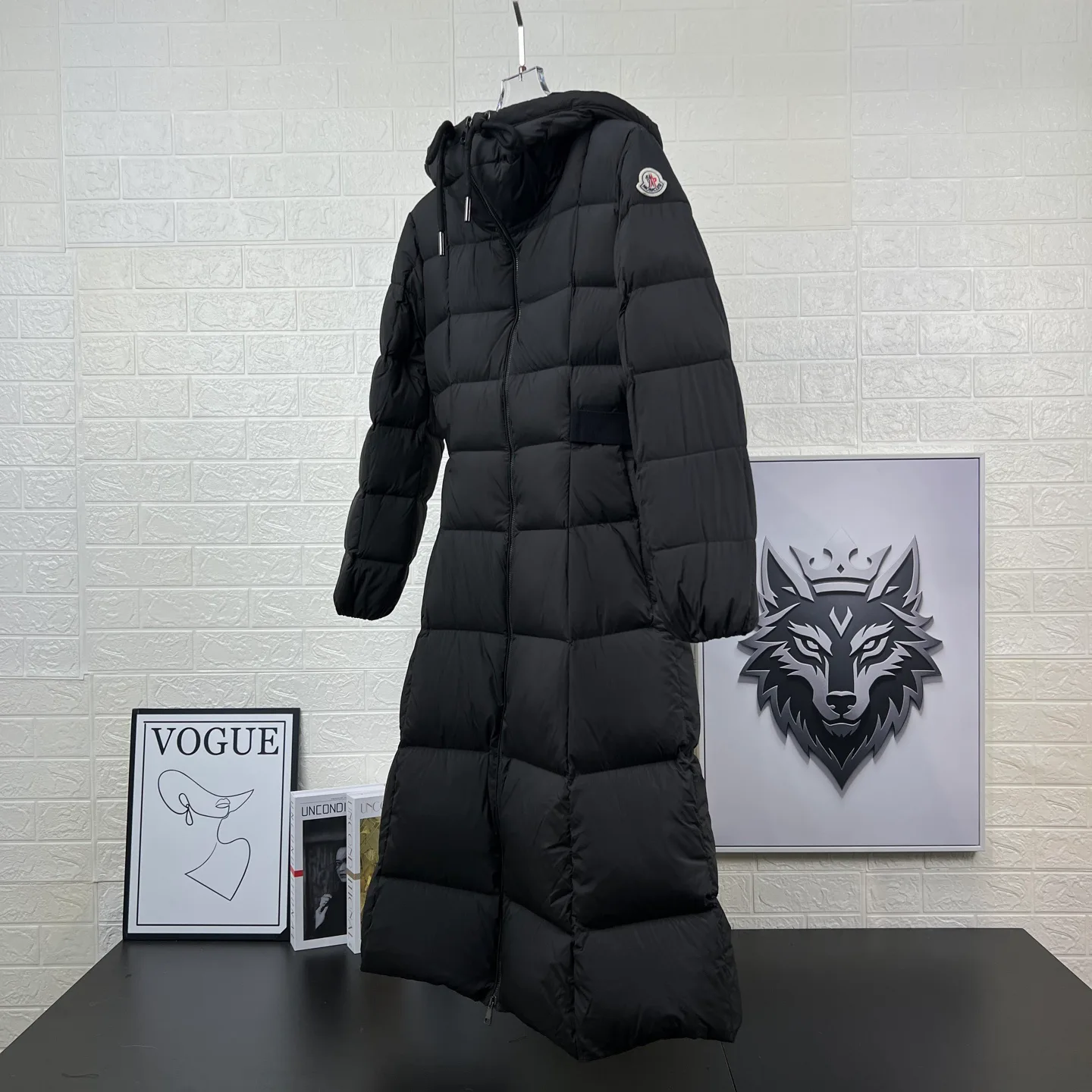 Women's Jackets And Down Jackets MONCLER 18326204