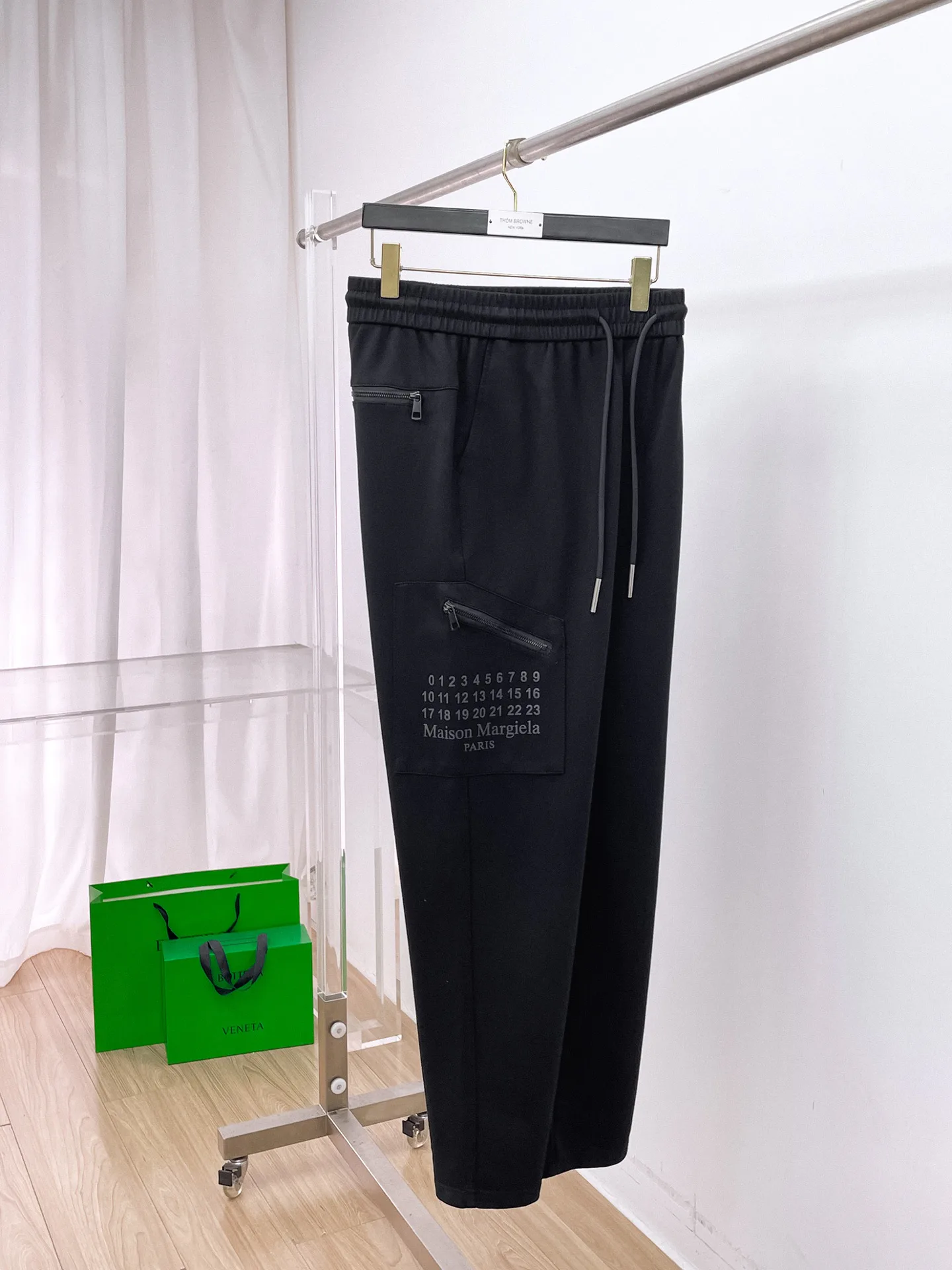 Men's Trousers MAISON MARGIELA 18197351