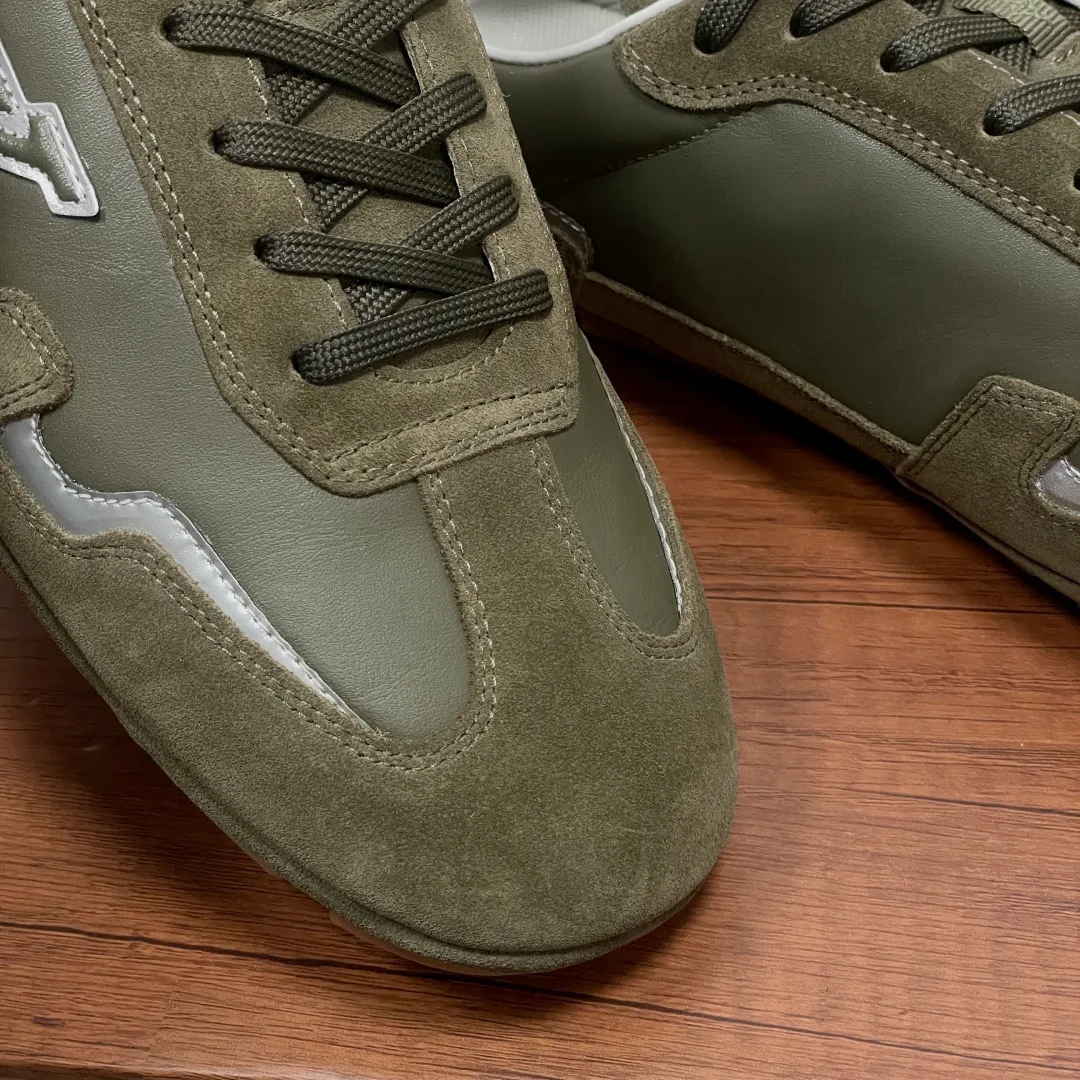 Men's Sneakers LOUIS VUITTON 17542526