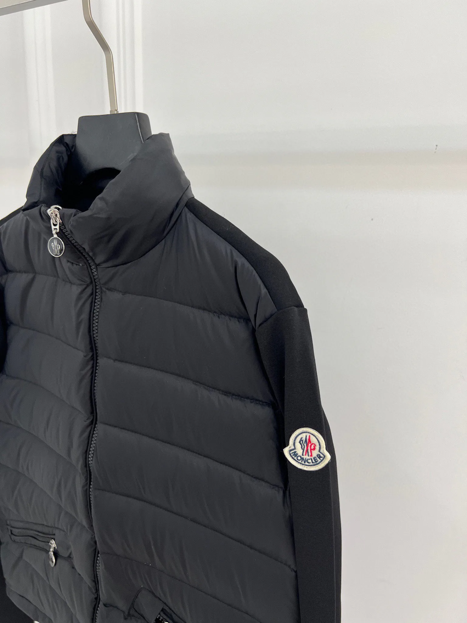 Women's Jackets And Down Jackets MONCLER 18416232