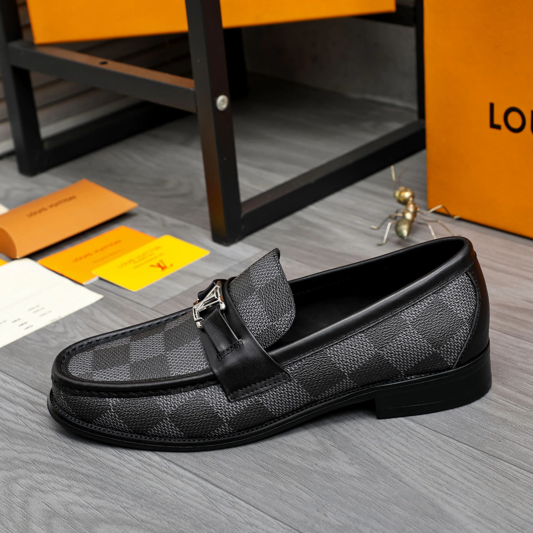 Men's Loafers And Dress Shoes LOUIS VUITTON 17812314