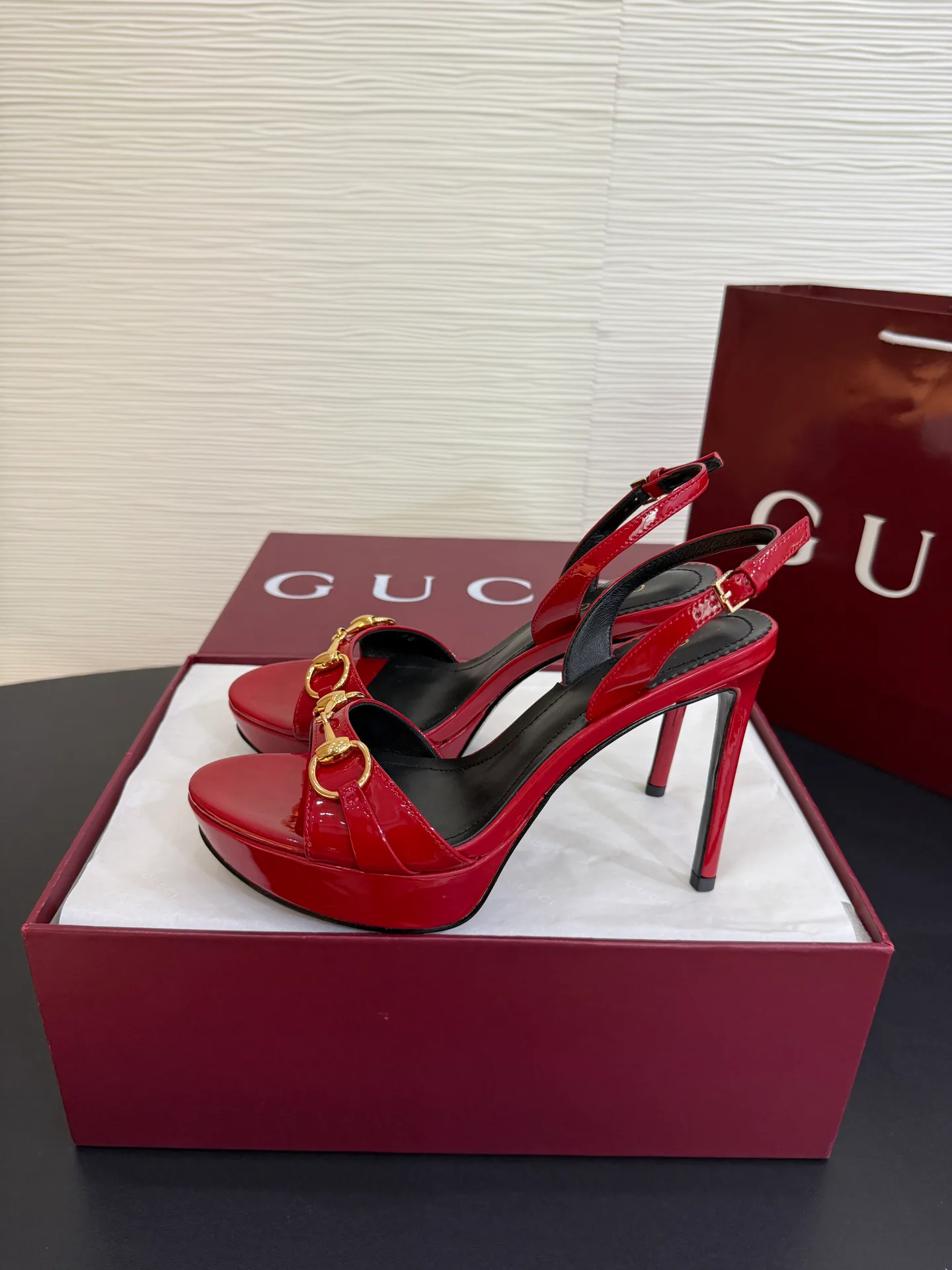 Women's Open-Toe Sandals GUCCI 18071178