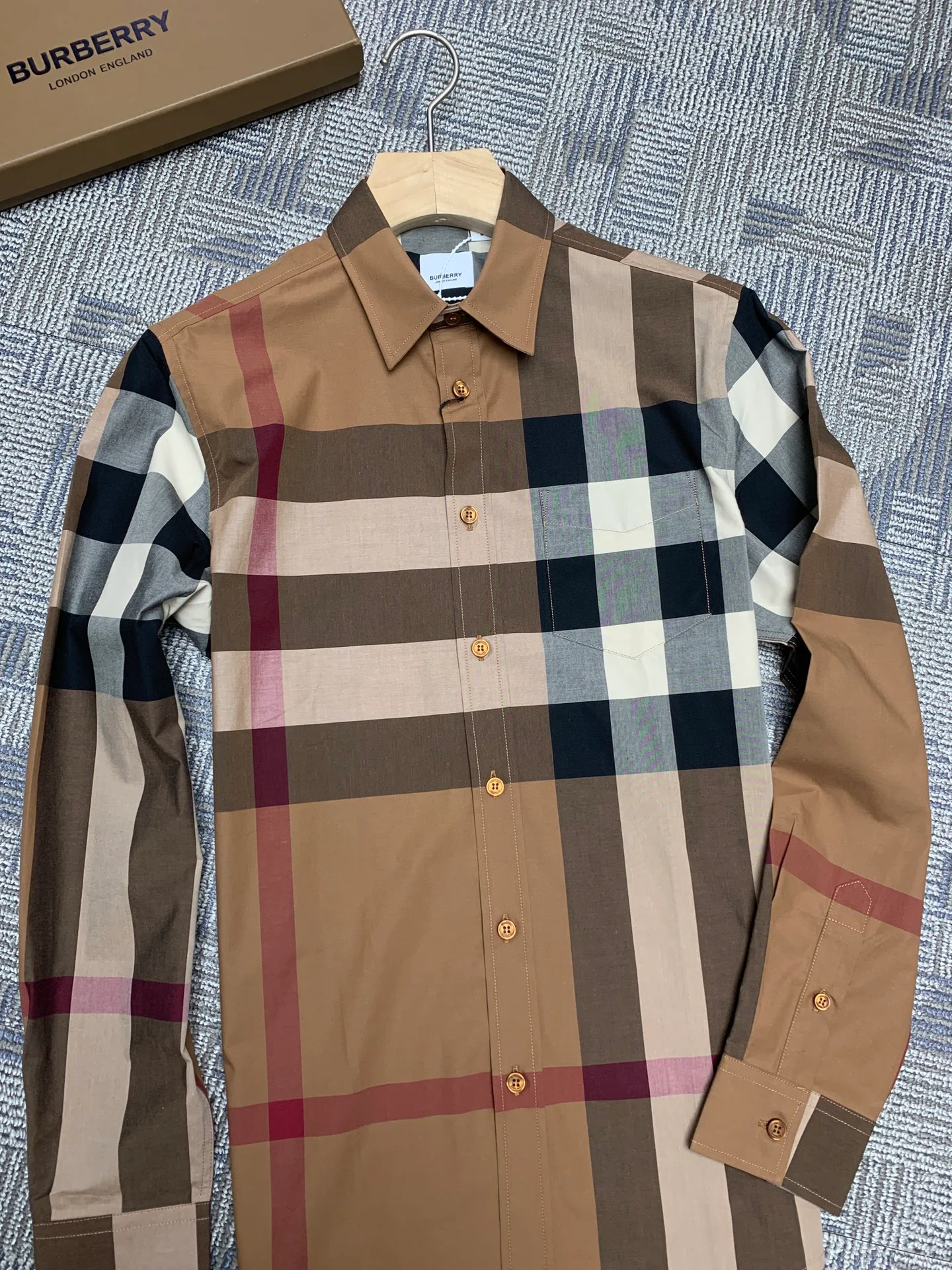 Men's Shirts BURBERRY 17967413