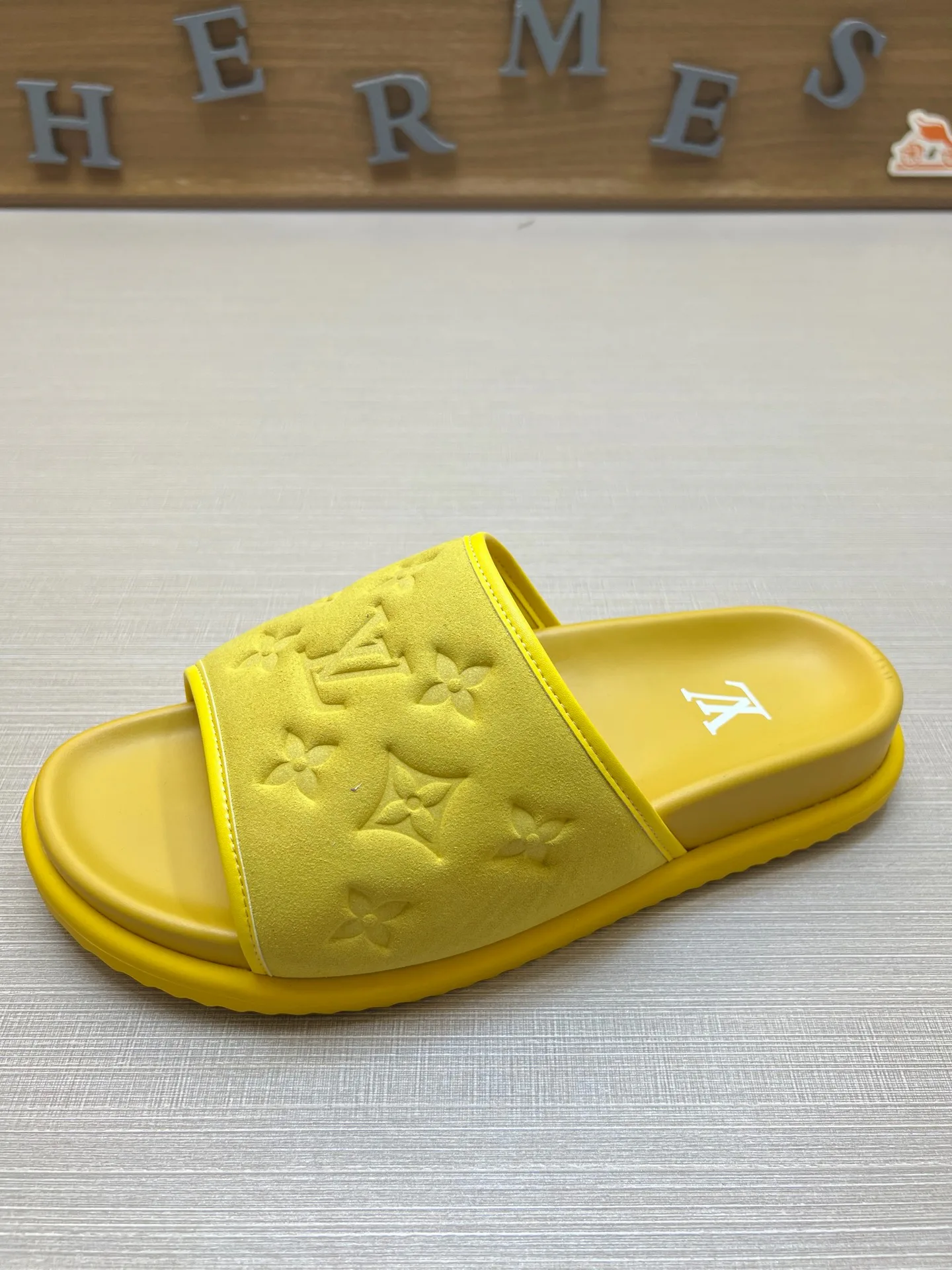 Women's Flip-Flops LOUIS VUITTON 18011810