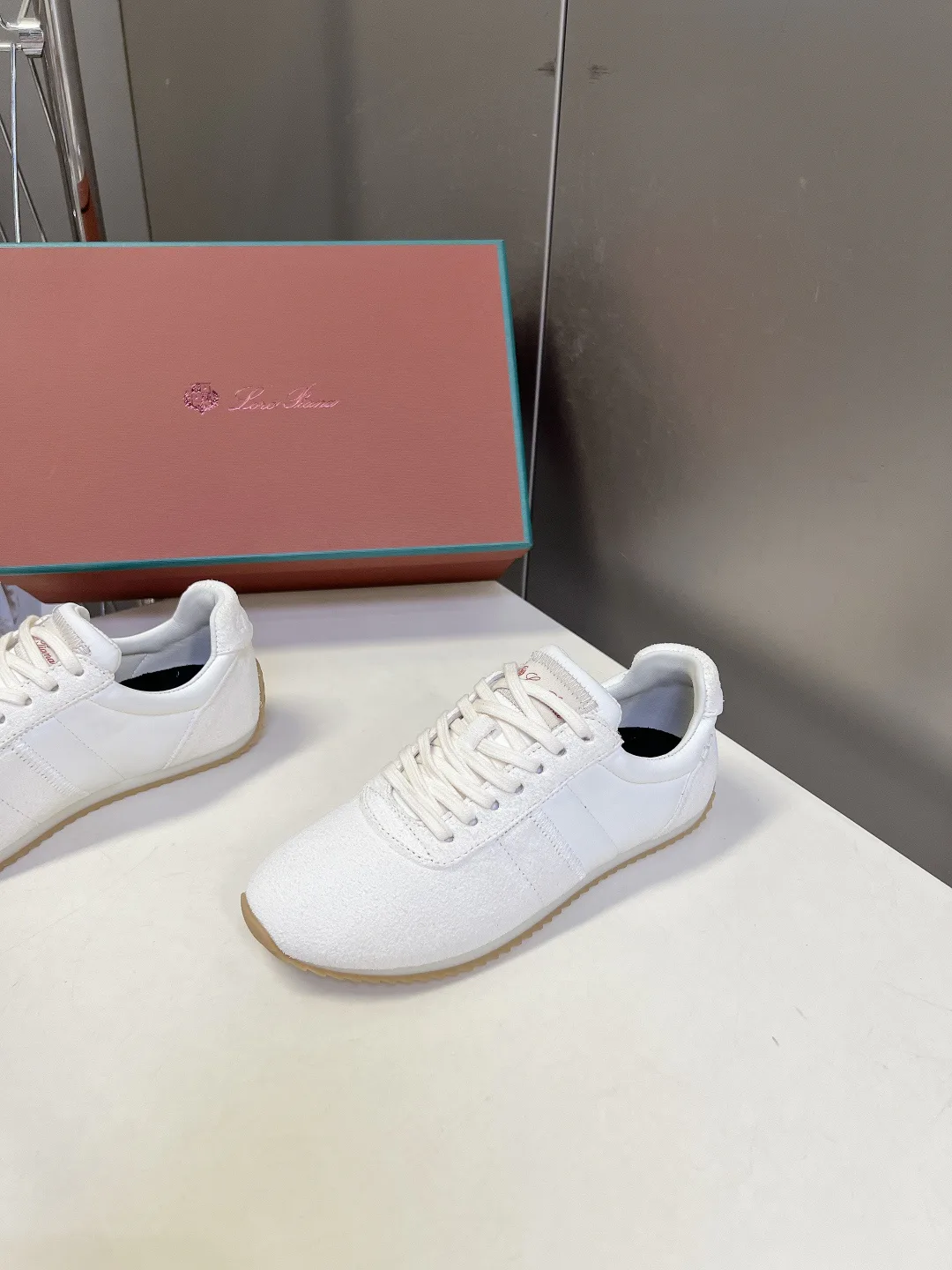 Women's Sneakers LORO PIANA 17449339