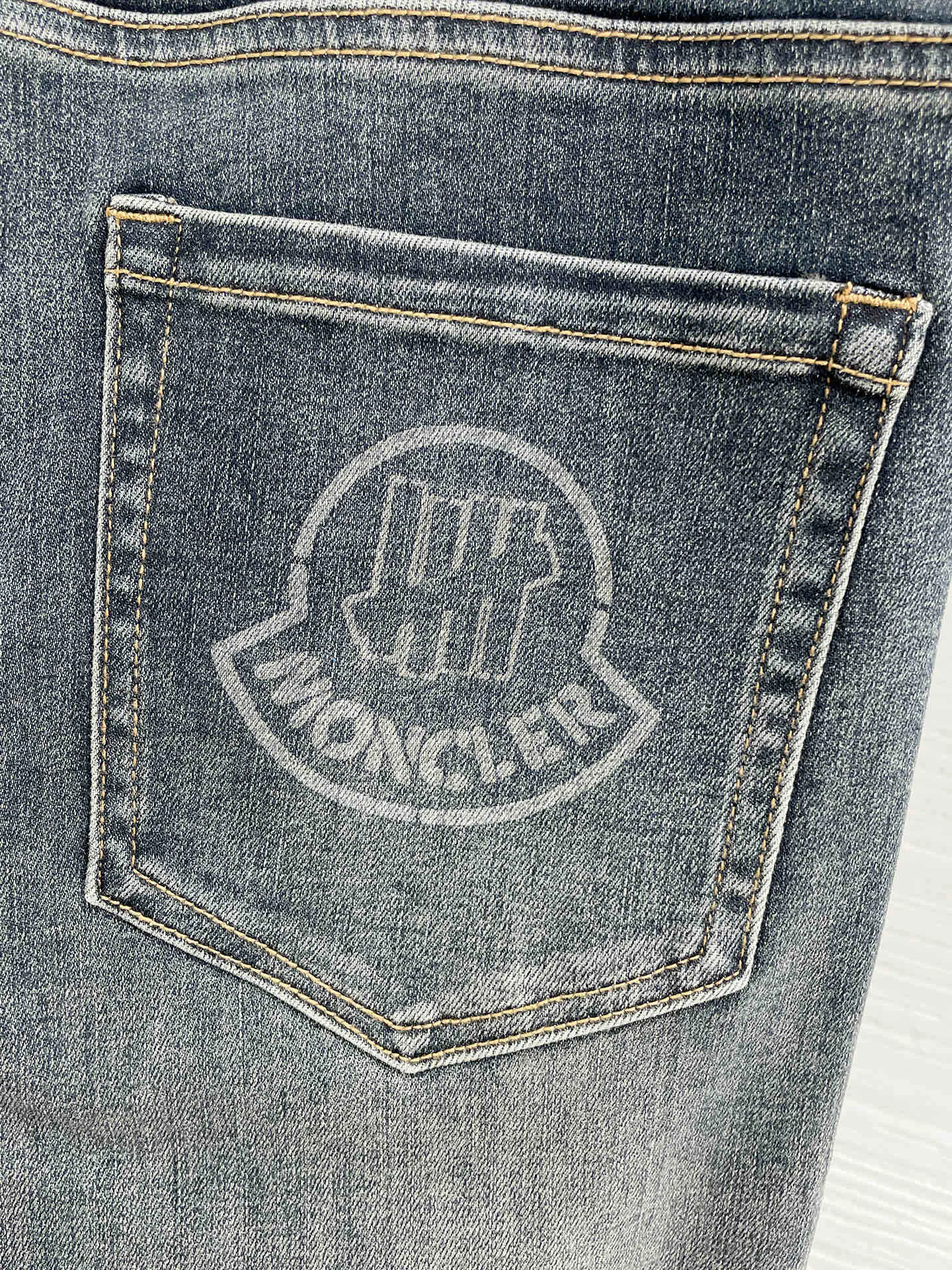 Men's Jeans MONCLER 18543032