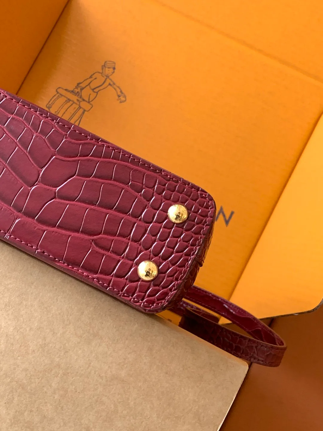 Women's Classic Handbags LOUIS VUITTON 18520916