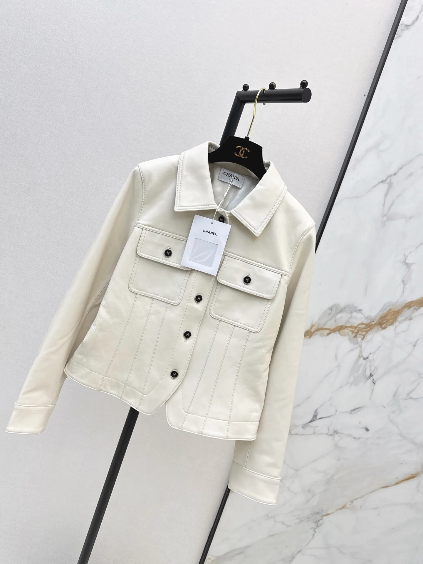 Women's Leather Jackets And Sheepskin Coats CHANEL 18173022