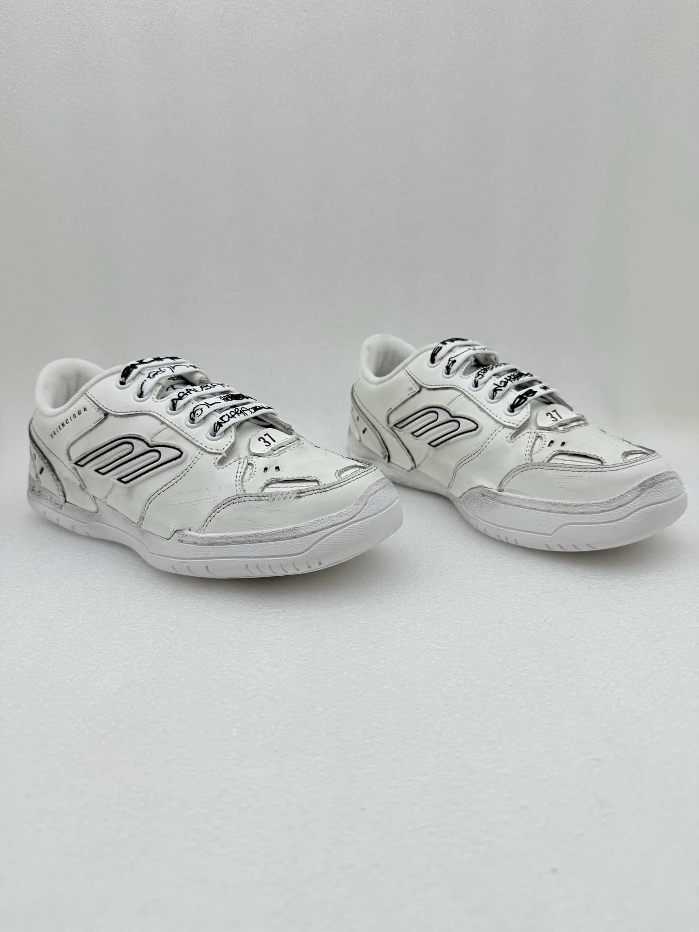 Кроссовки Женские Balenciaga 18589187