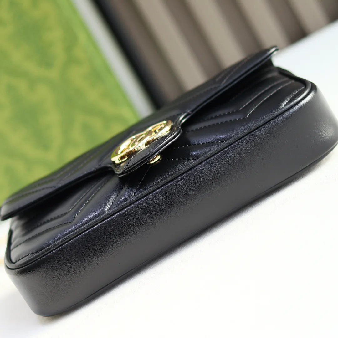 Women's Classic Handbags GUCCI 17947947