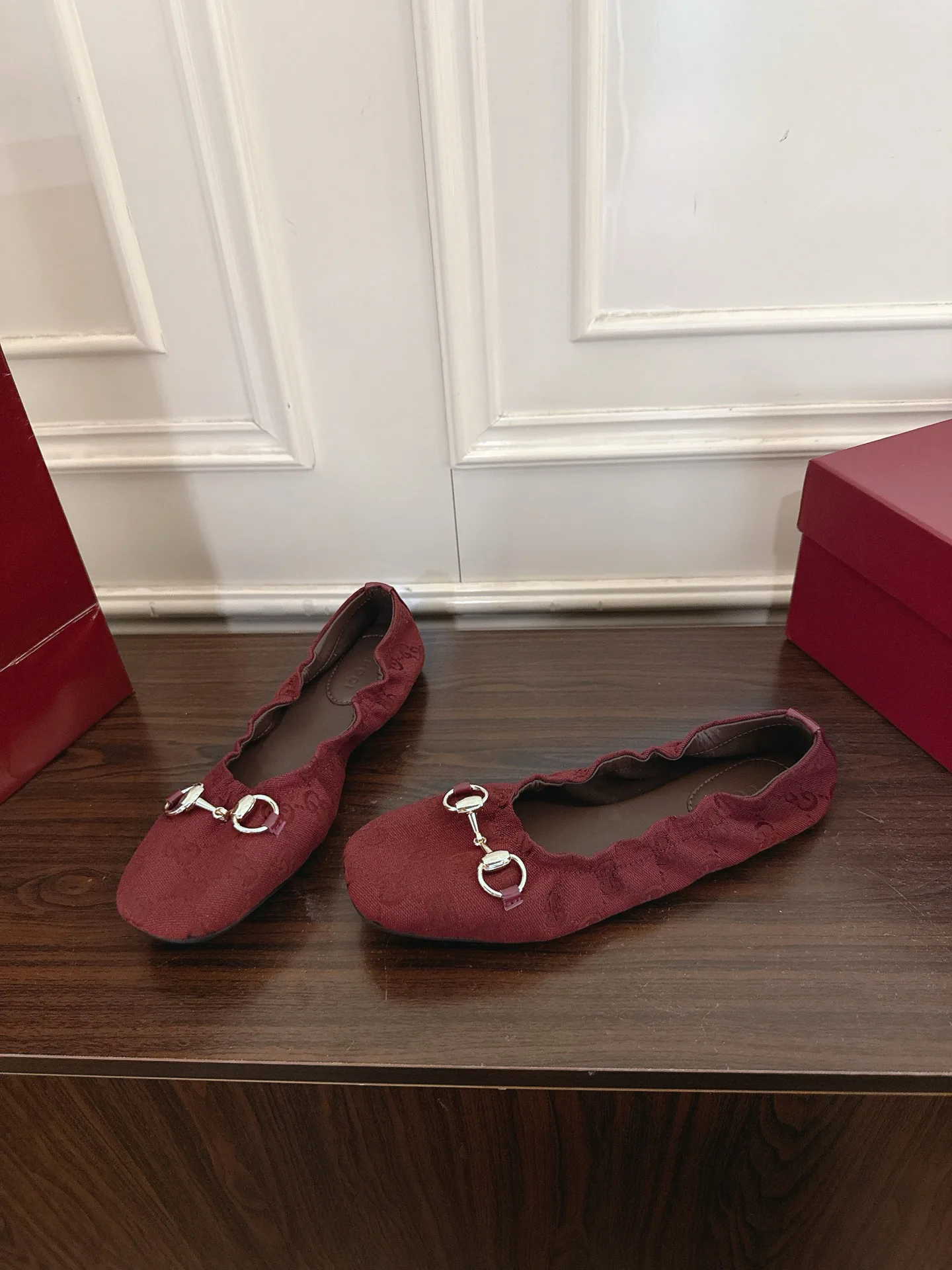 Women's Ballet Flats GUCCI 16910467