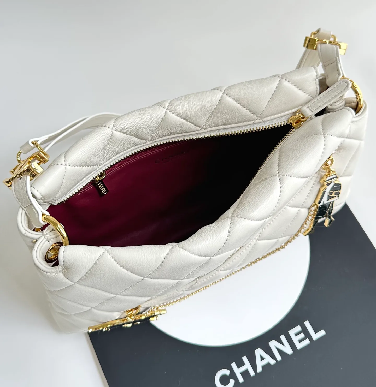 Women's Classic Handbags CHANEL 18058732