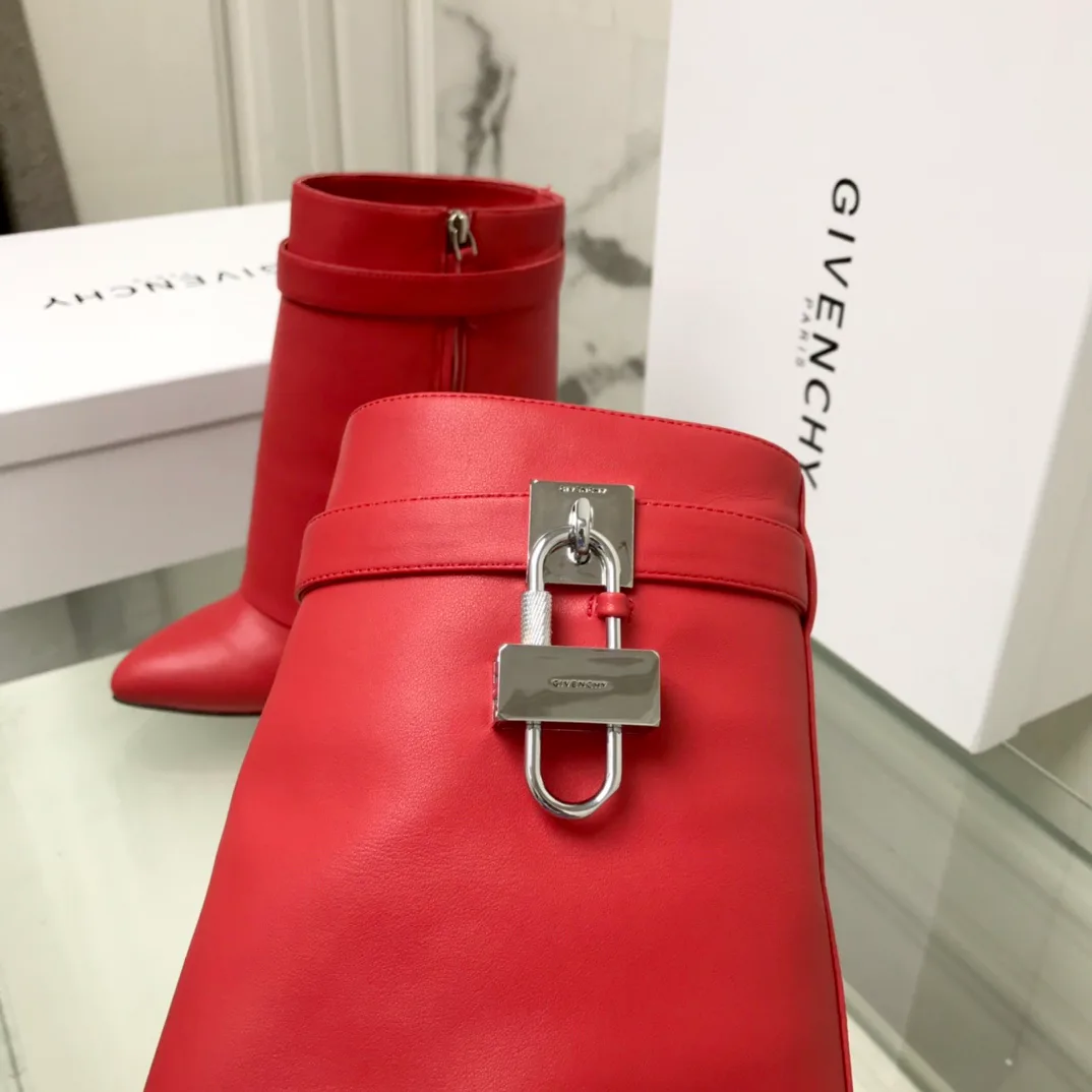 Women's Booties GIVENCHY 18294532