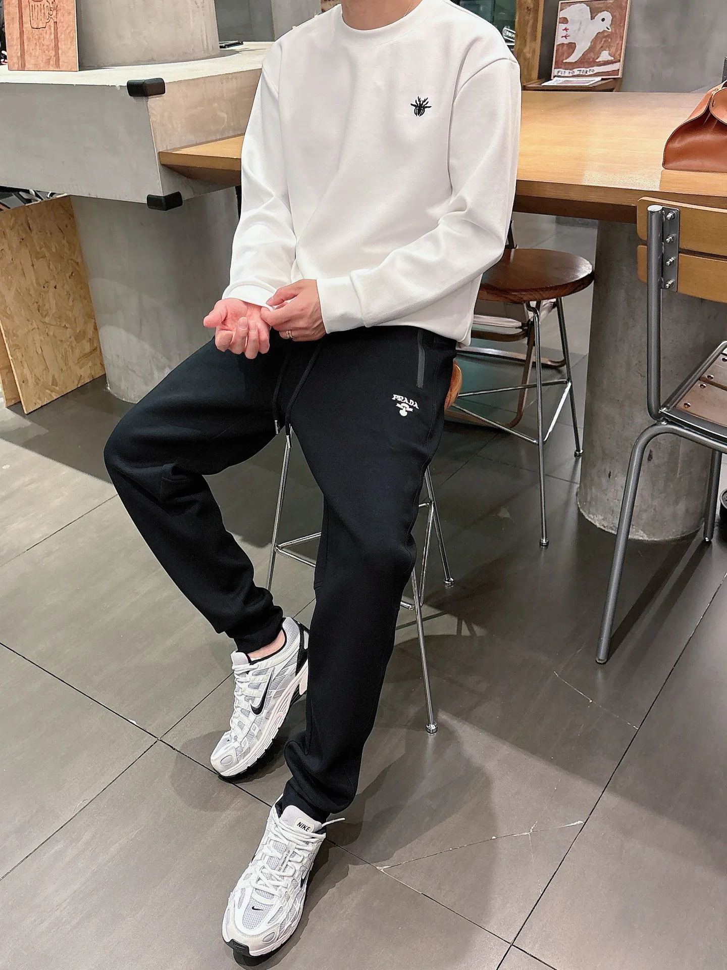 Брюки Мужские Prada 18596836