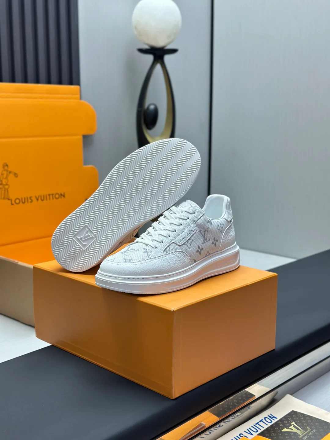 Men's Sneakers LOUIS VUITTON 17759494
