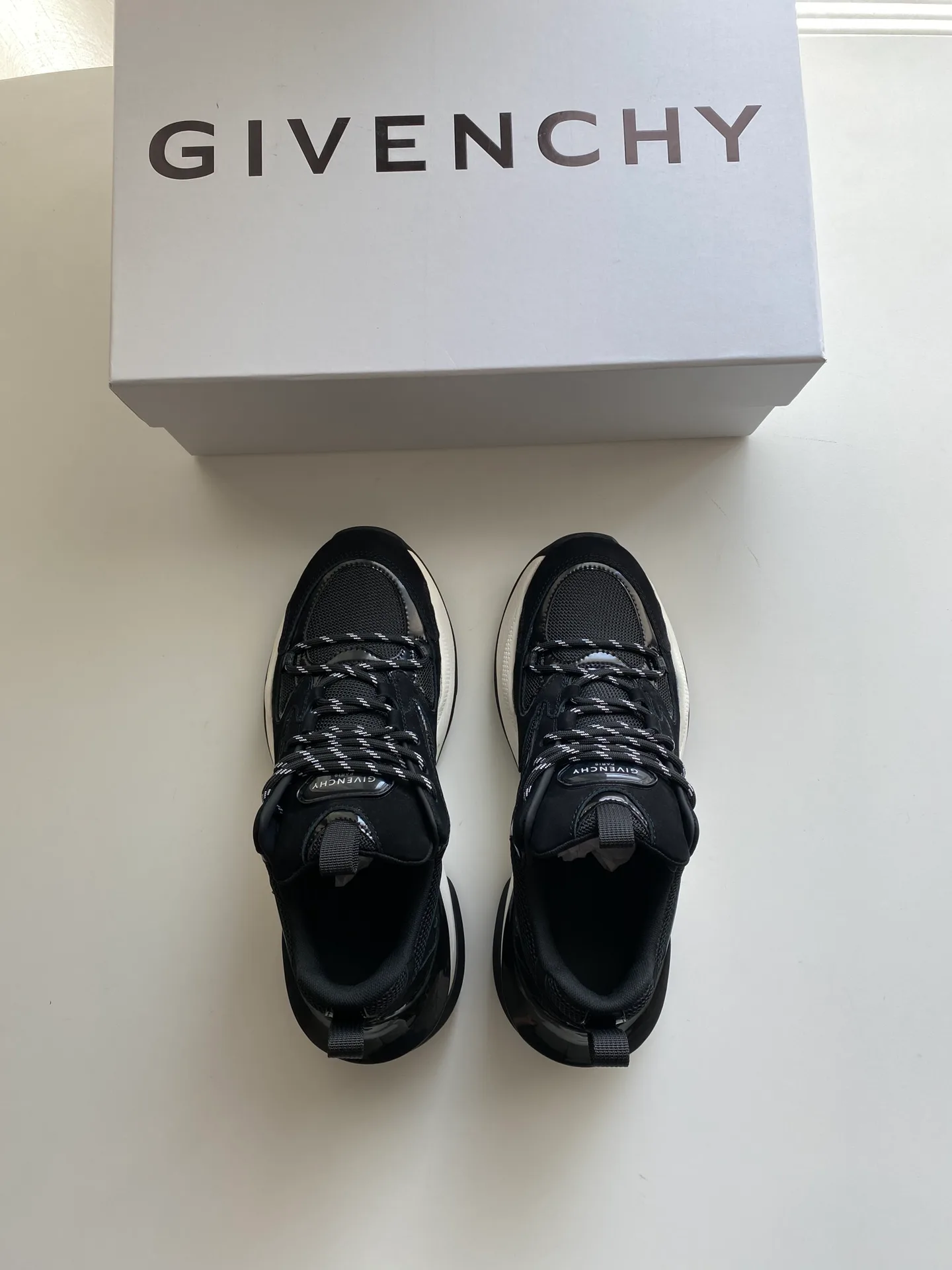 Men's Sneakers GIVENCHY 18417382