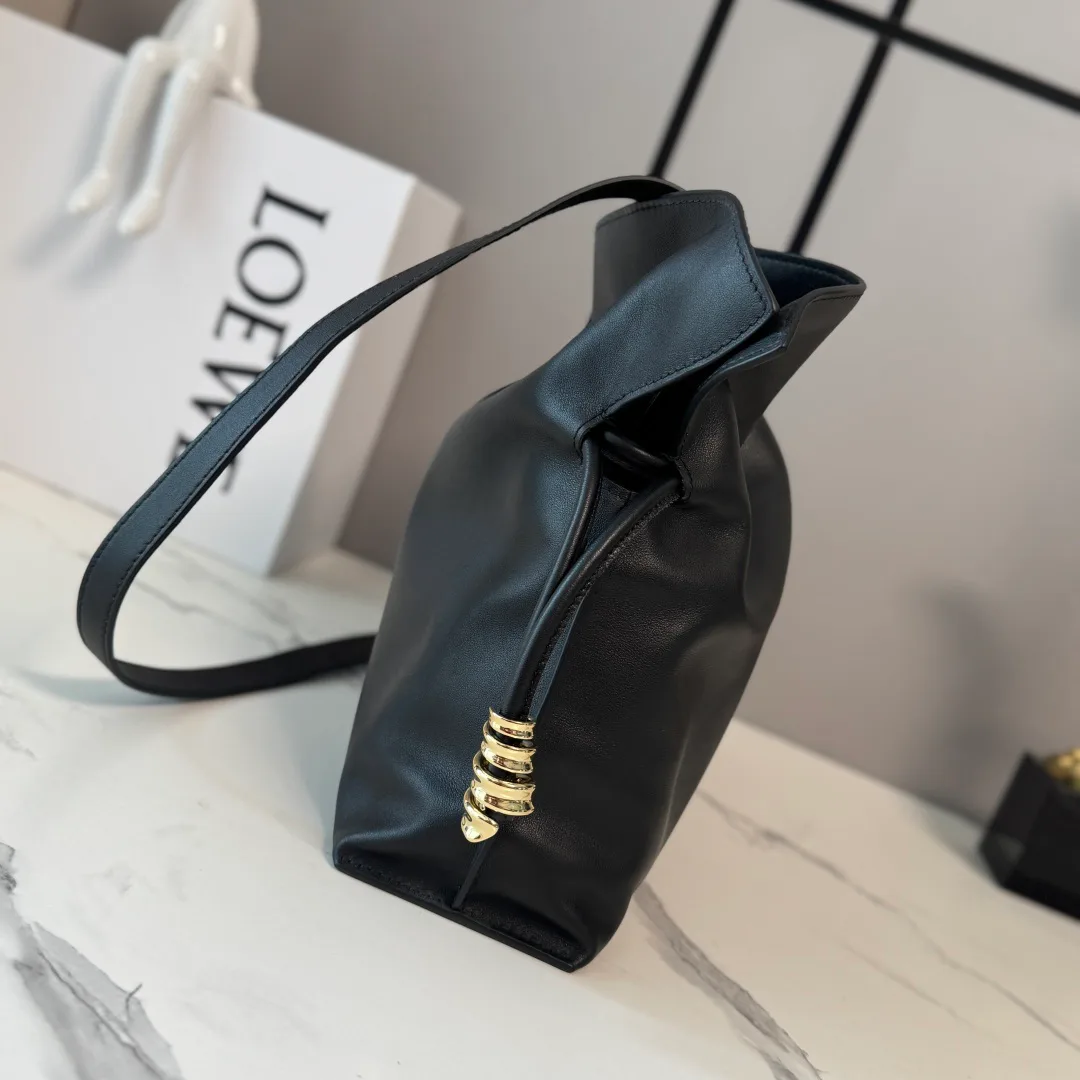 Women's Classic Handbags LOEWE 17937933