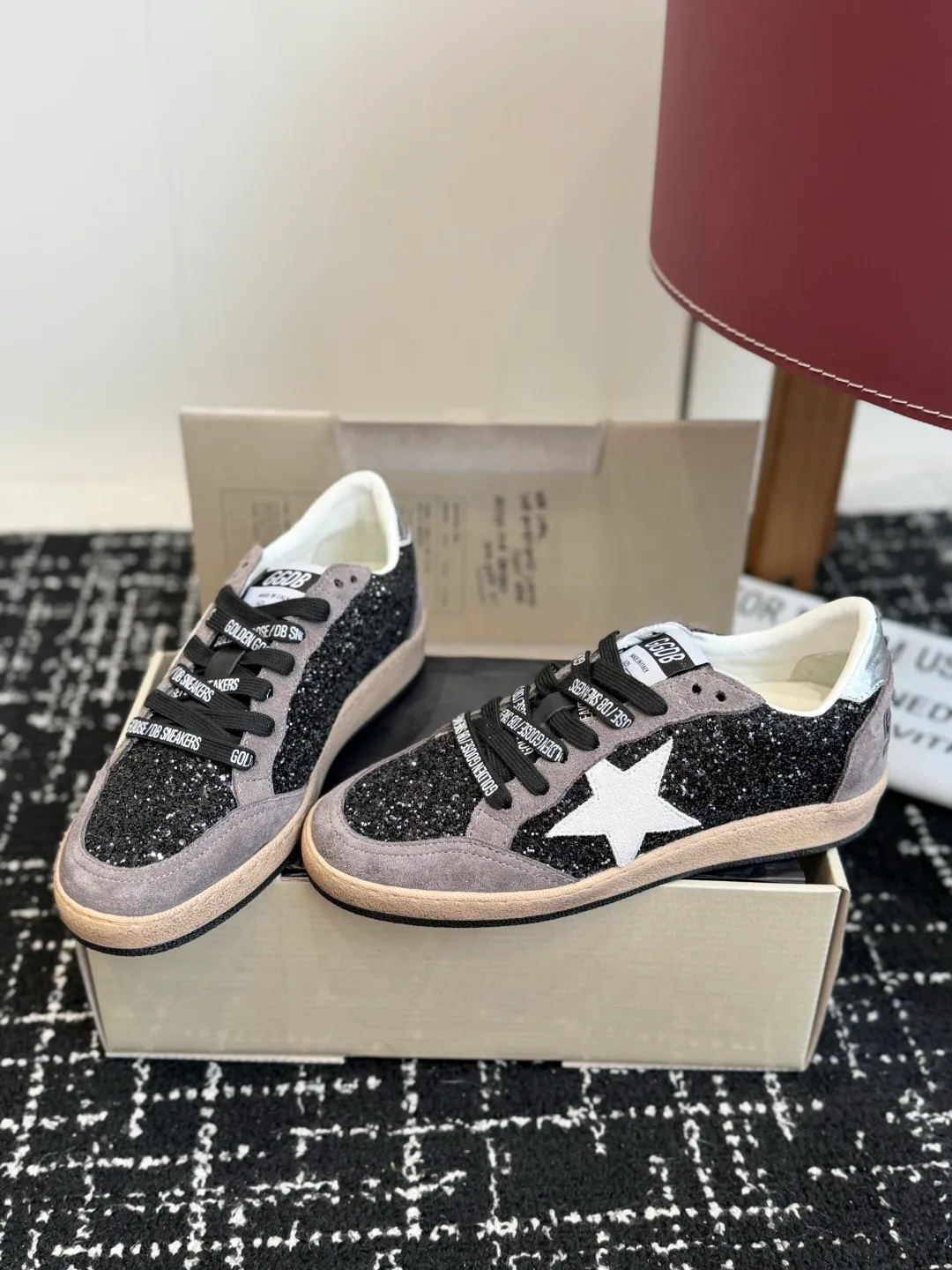 Women's Sneakers GOLDEN GOOSE 18305921