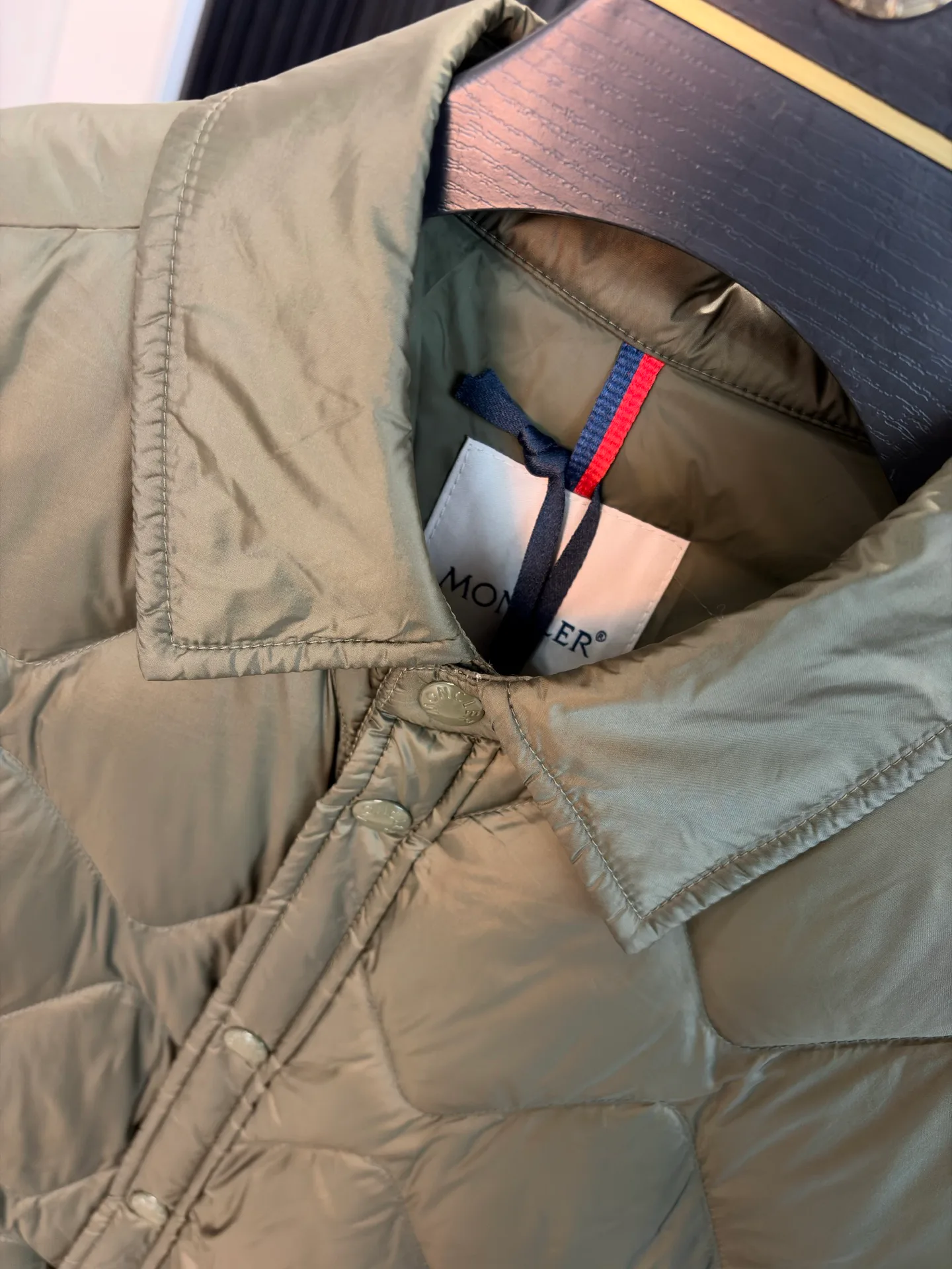 Men's Jackets And Down Jackets MONCLER 17868392