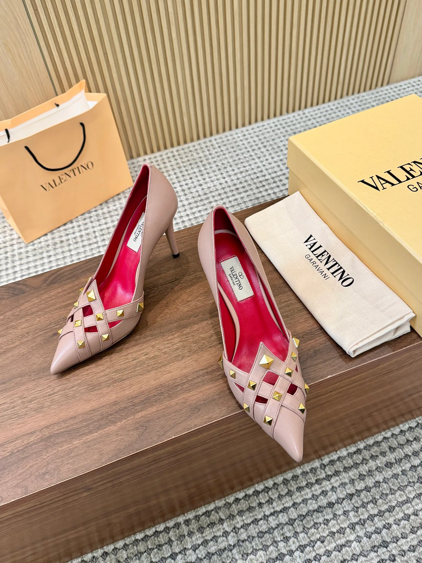 Women's Heels VALENTINO 17411476