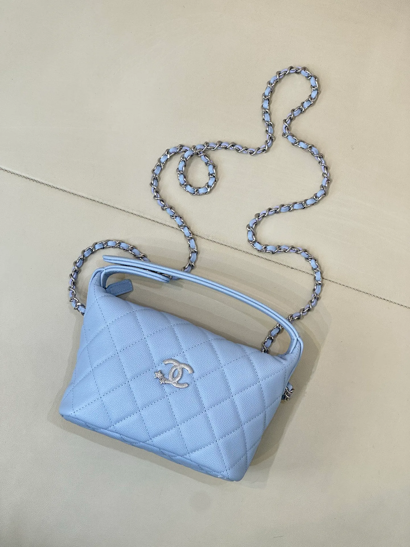 Women's Classic Handbags CHANEL 18000305