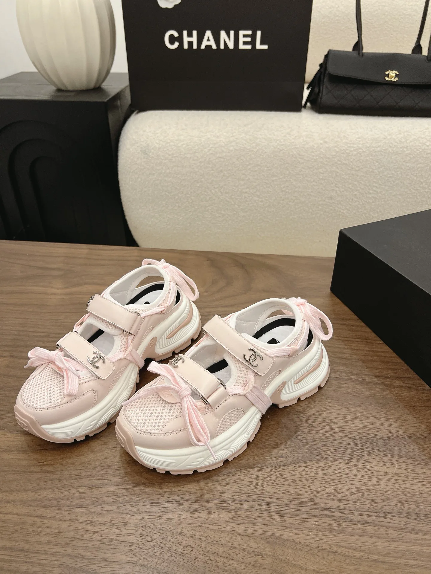 Women's Sneakers CHANEL 16915792