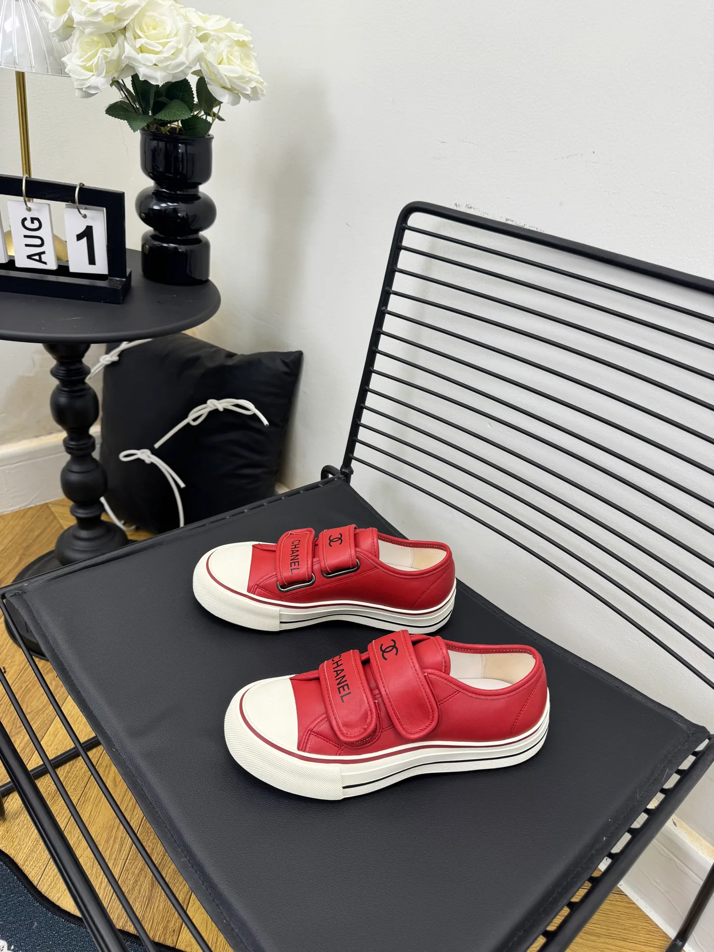 Women's Sneakers CHANEL 18415509
