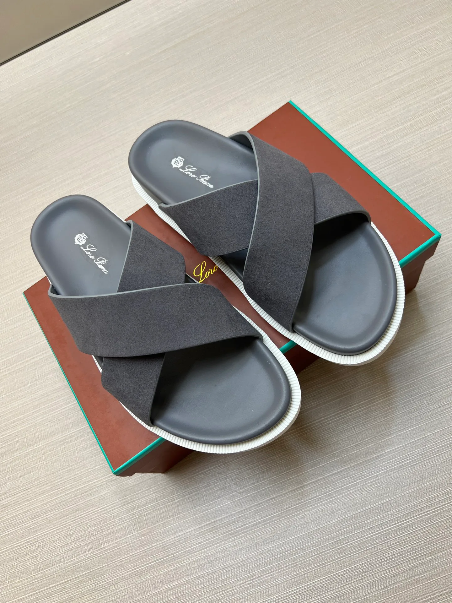 Men's Flip-Flops LORO PIANA 17467070