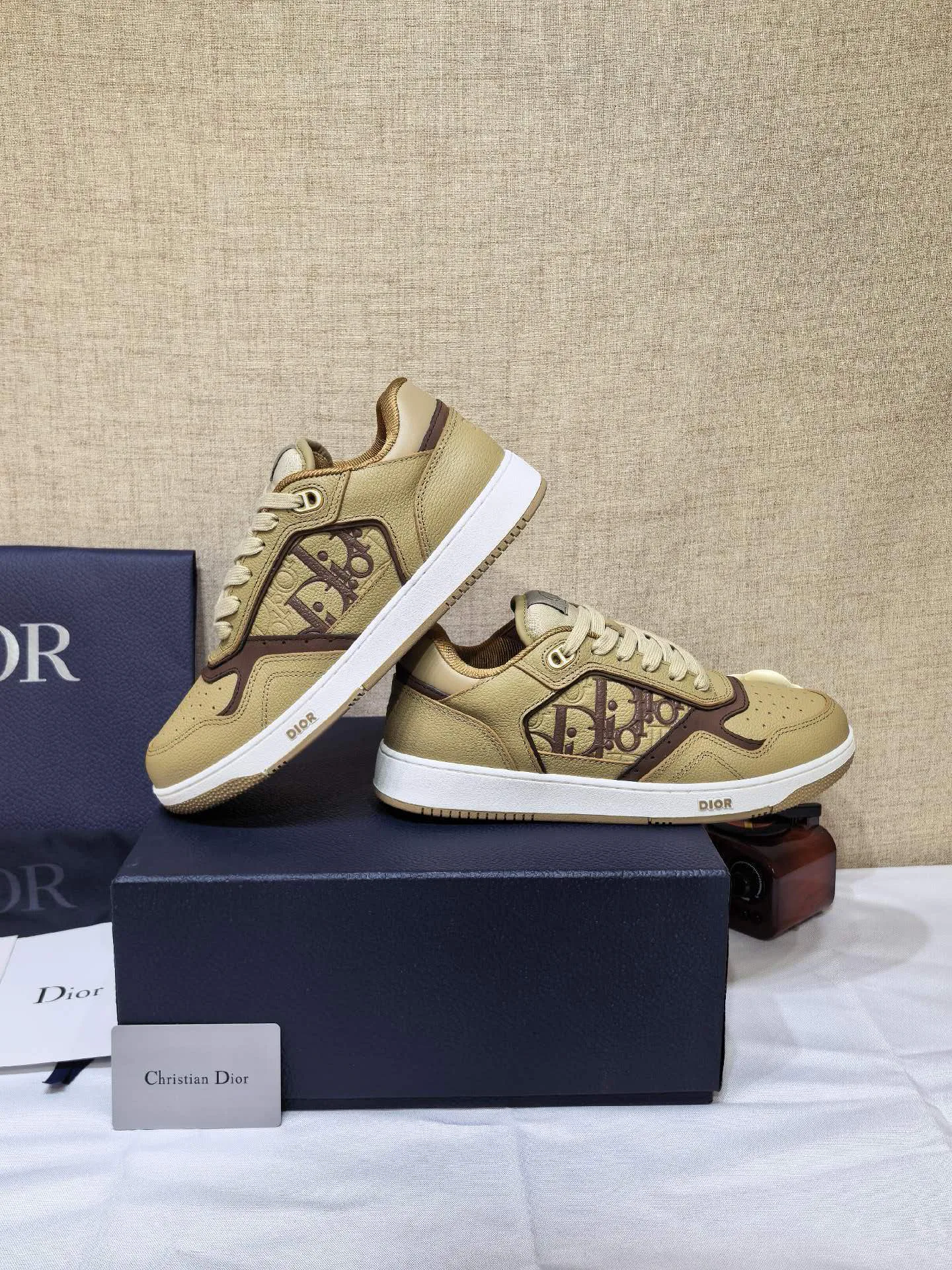 Кроссовки Женские Christian Dior 18666773