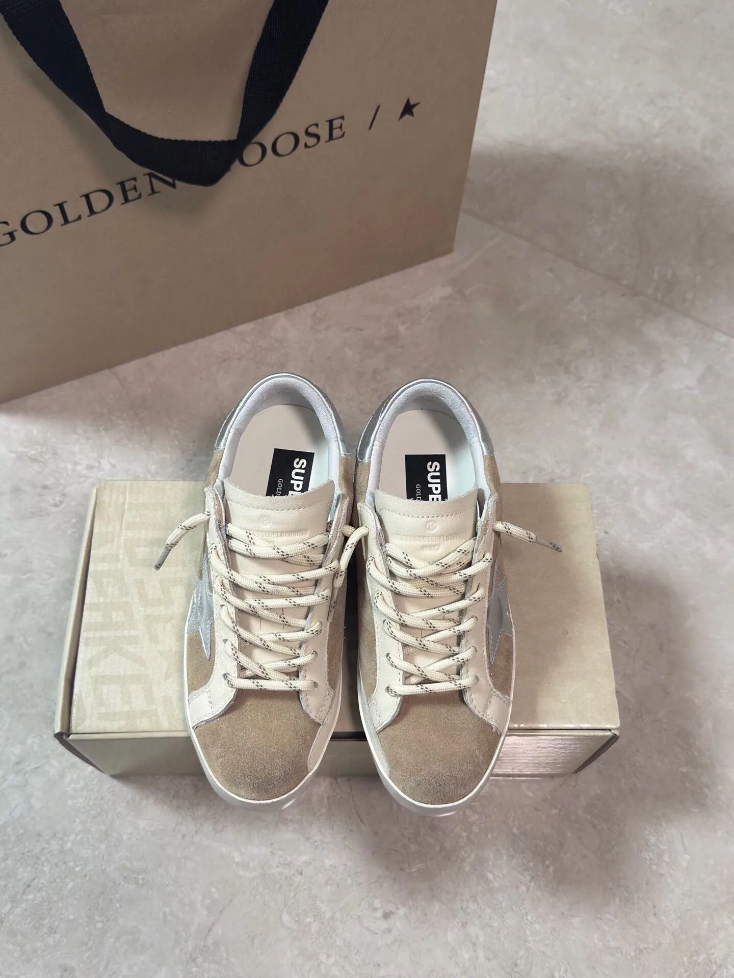 Women's Sneakers GOLDEN GOOSE 18265607