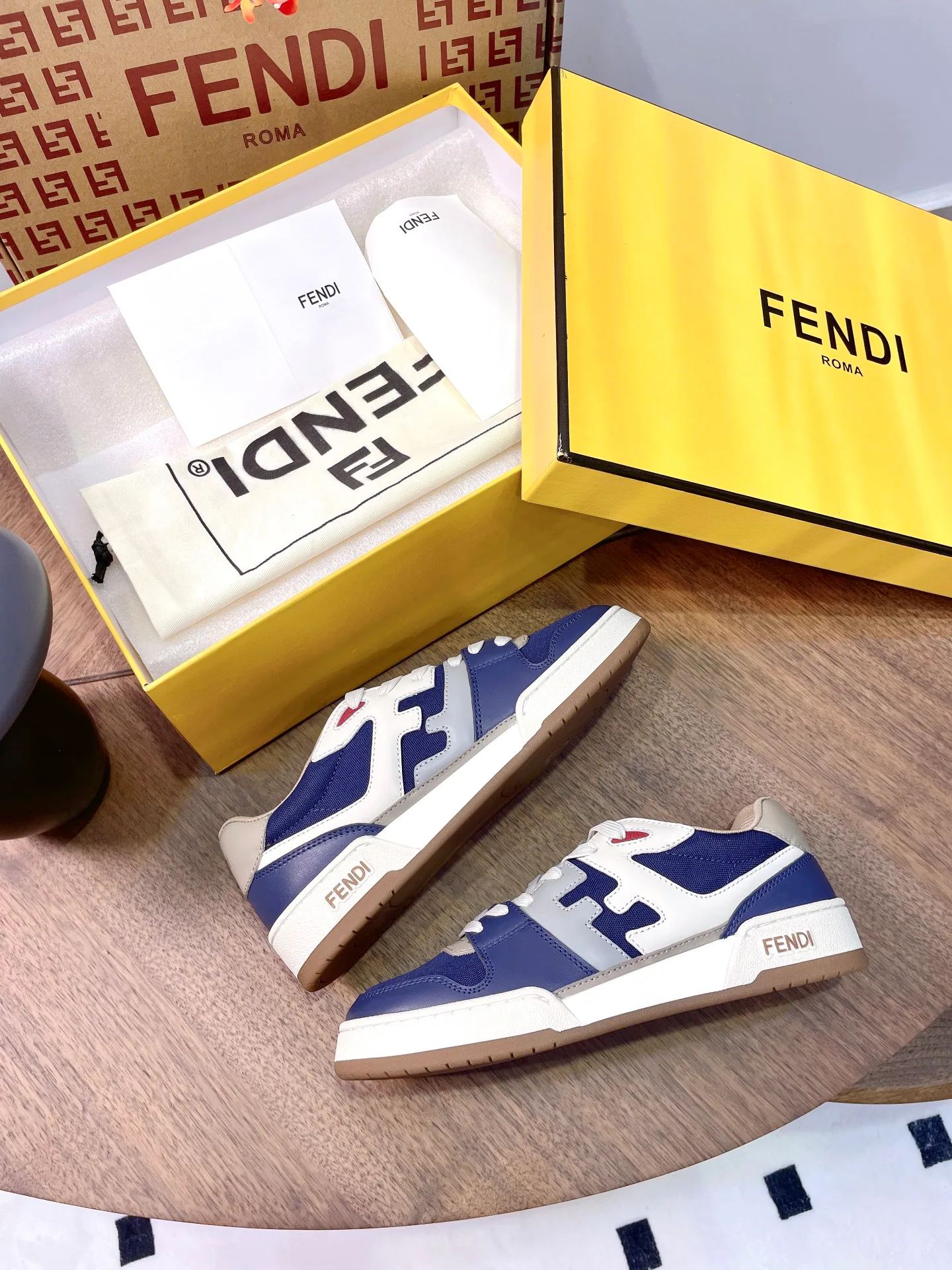 Women's Sneakers FENDI 17957373