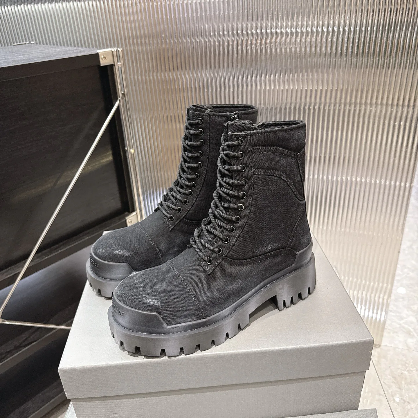 Ботинки Мужские Balenciaga 18598037