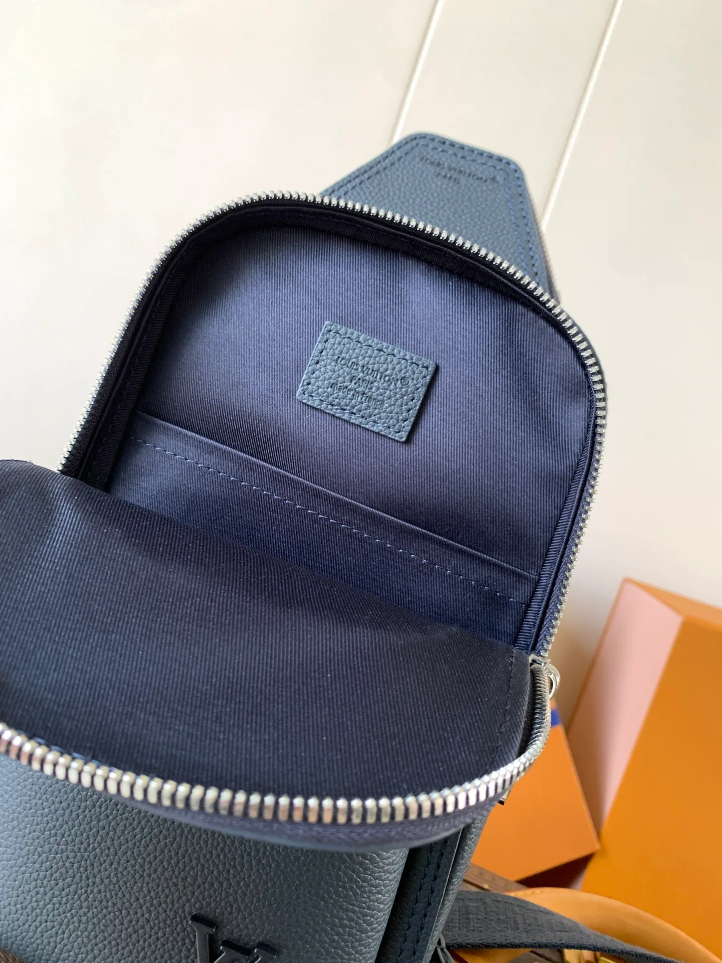 Women's Shoulder Bags LOUIS VUITTON 17948719