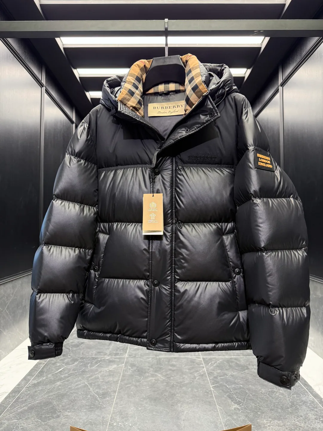 Men's Jackets And Down Jackets BURBERRY 18030050