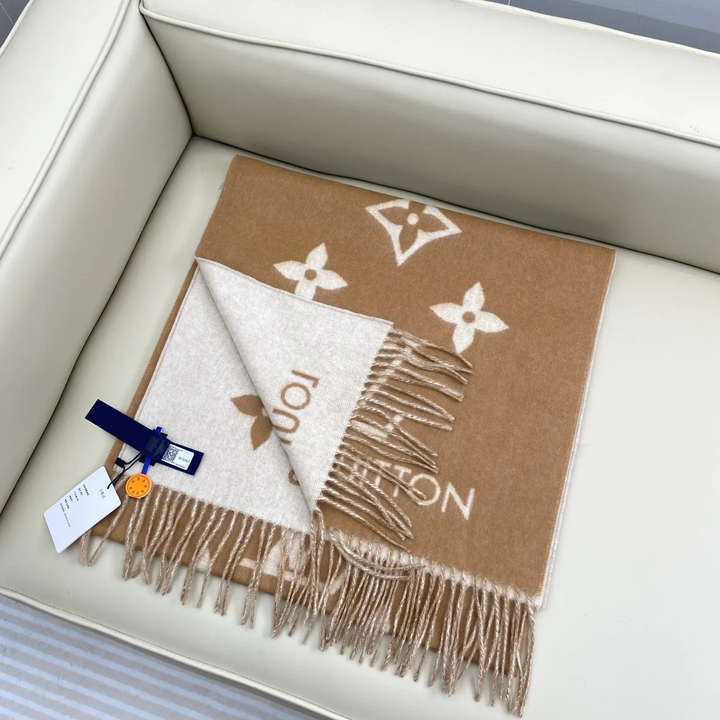 Scarves LOUIS VUITTON 18105570