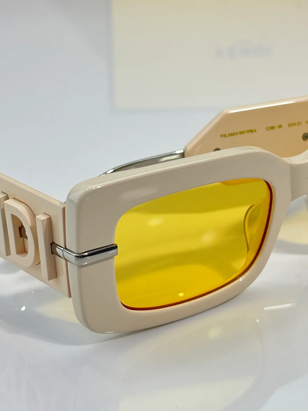 Glasses FENDI 18059737