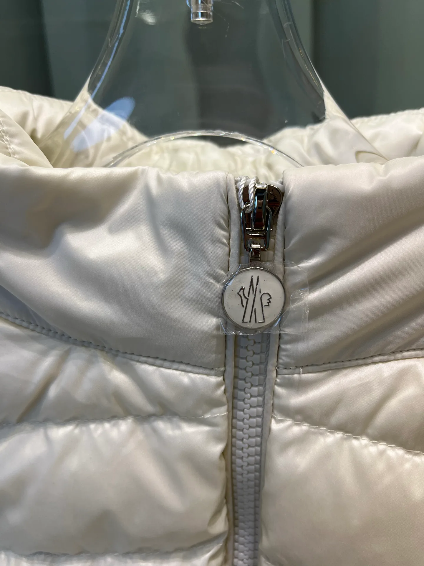Women's Jackets And Down Jackets MONCLER 18204180