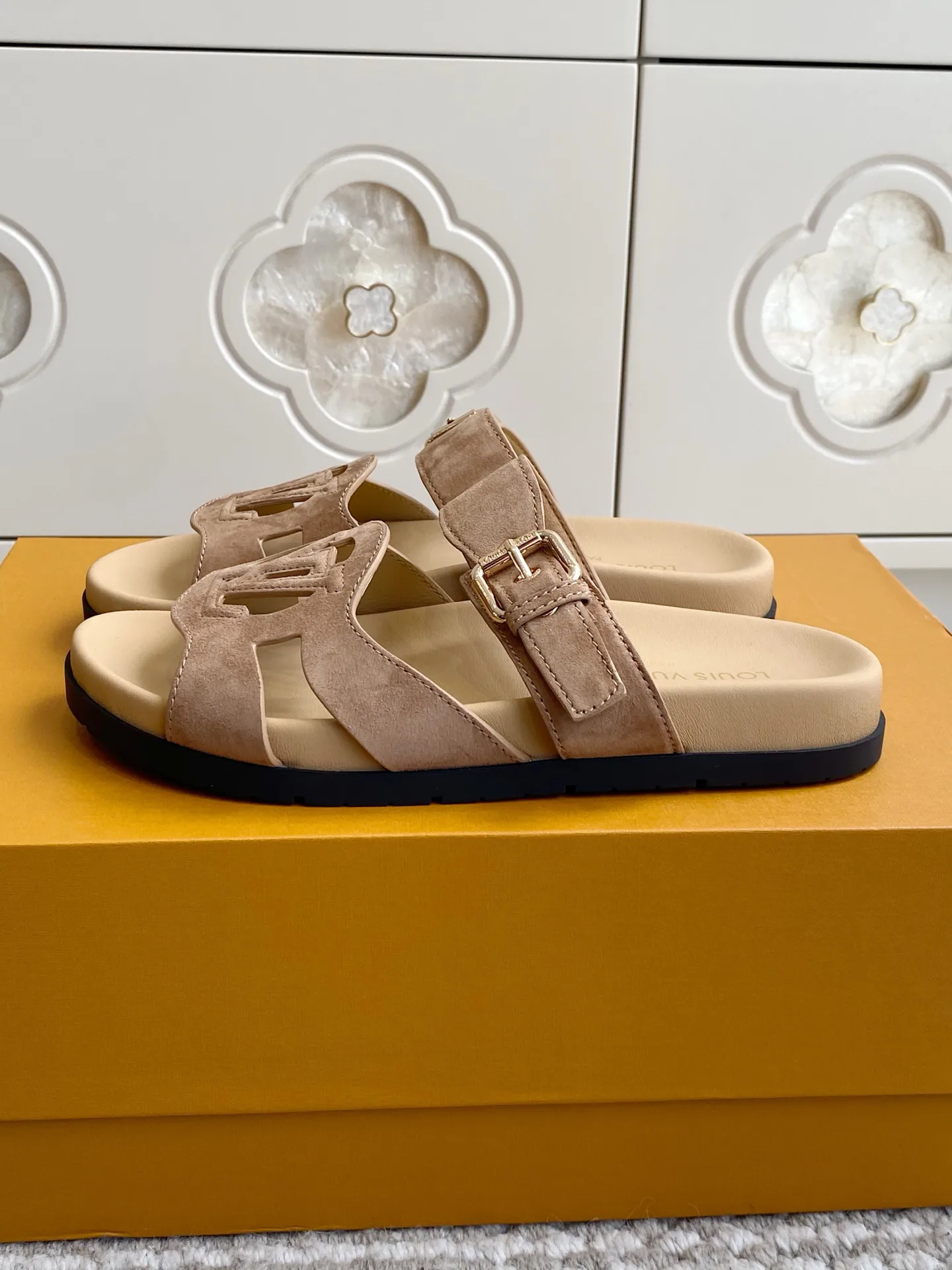 Women's Flip-Flops LOUIS VUITTON 17572154