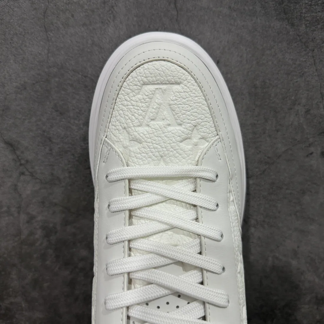 Men's Sneakers LOUIS VUITTON 18404670