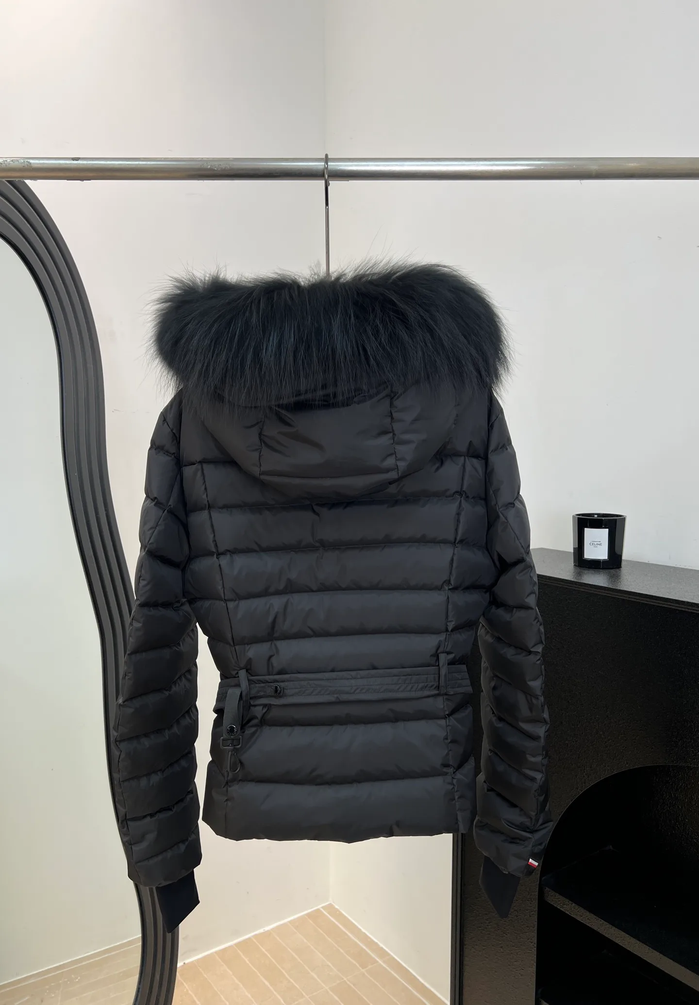 Women's Jackets And Down Jackets MONCLER 18149125