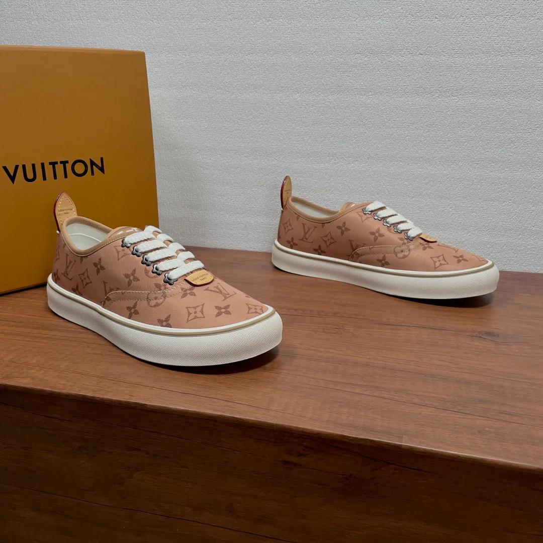 Кроссовки Мужские Louis Vuitton 18626476