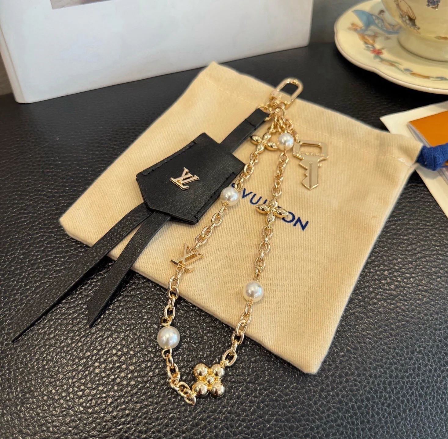 Key Cases LOUIS VUITTON 18013294