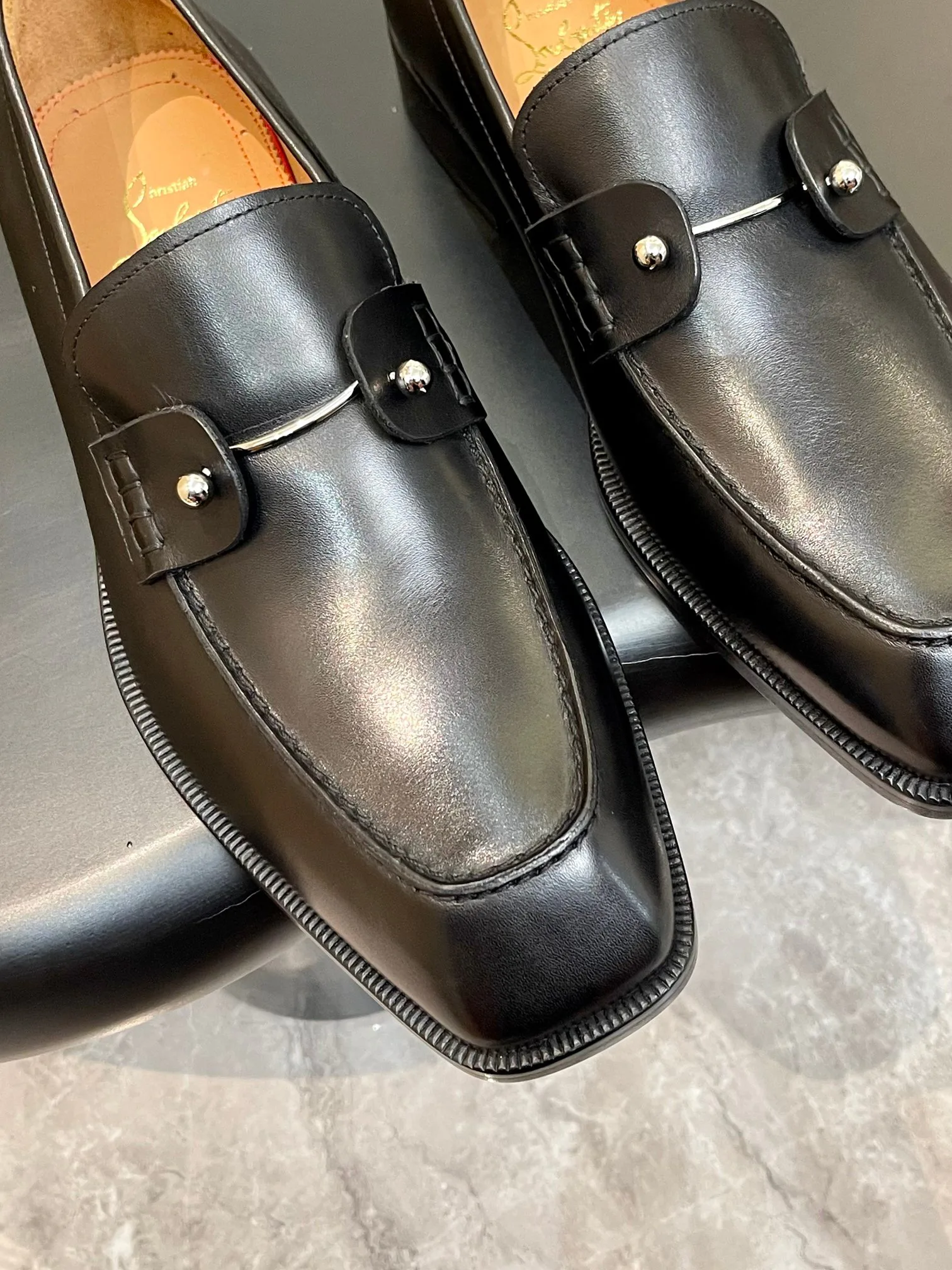Men's Loafers And Dress Shoes CHRISTIAN LOUBOUTIN 18017840