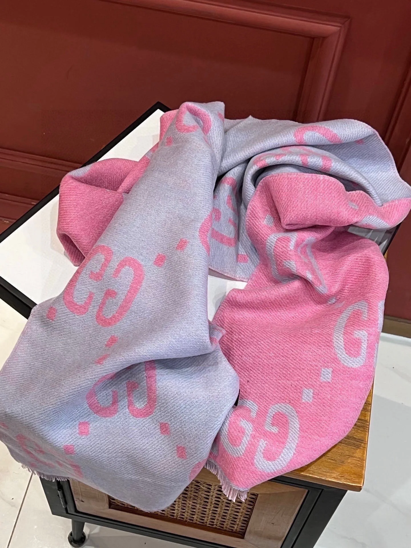 Scarves GUCCI 17673141