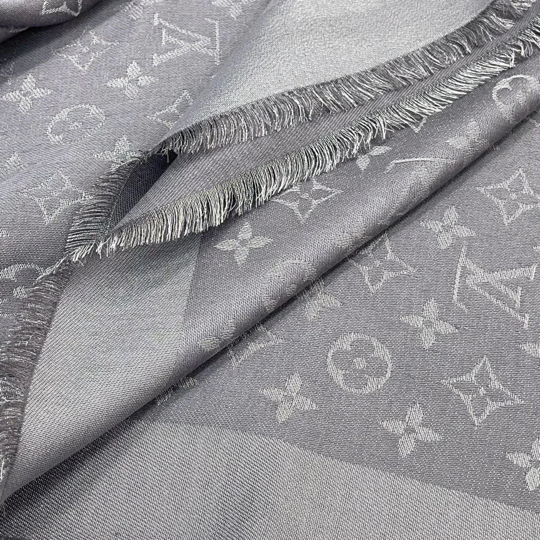 Scarves LOUIS VUITTON 17815856