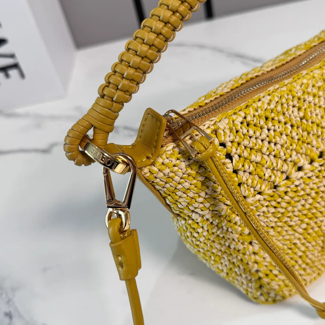 Women's Classic Handbags LOEWE 17818145
