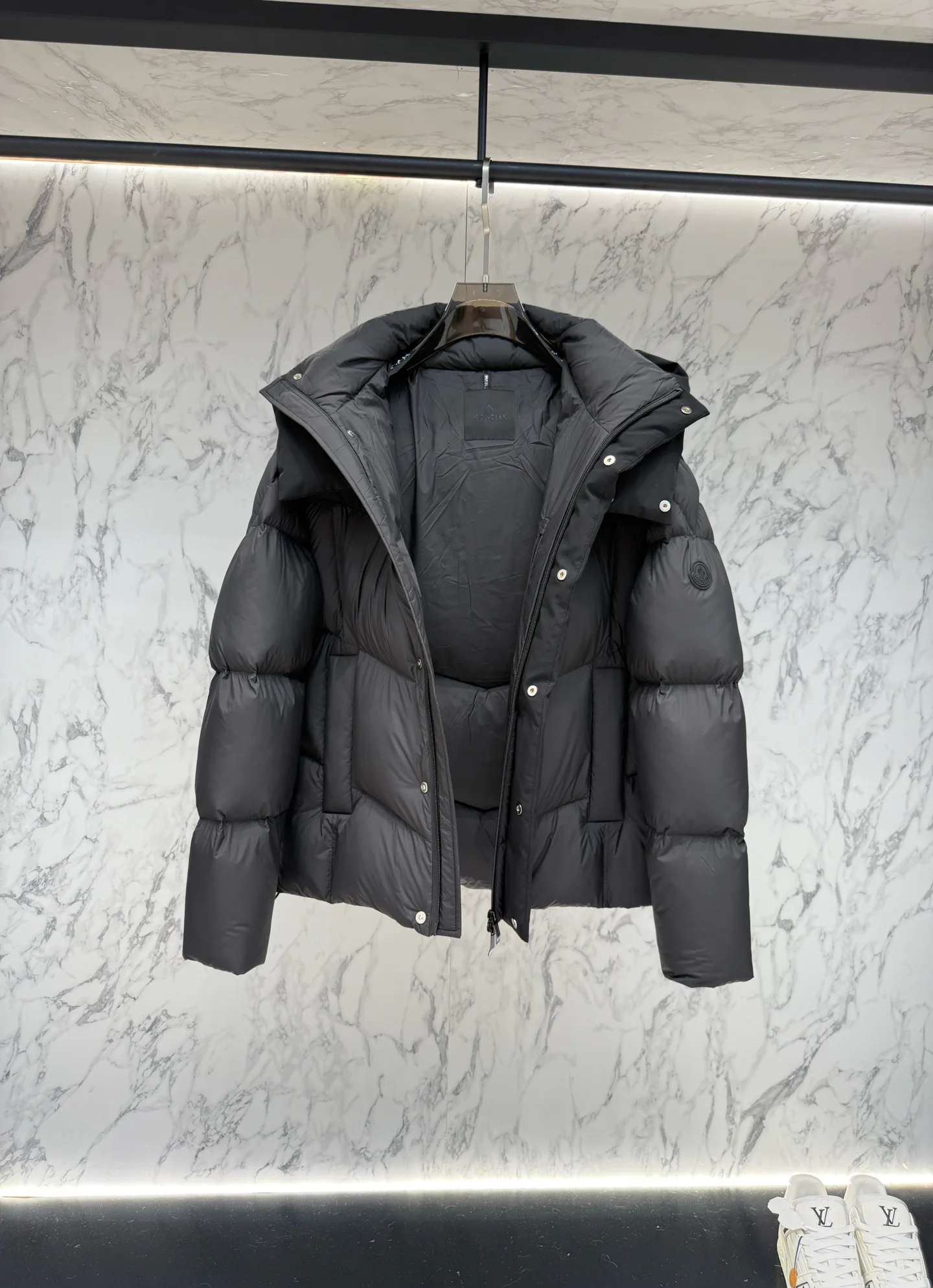 Men's Jackets And Down Jackets MONCLER 17886136