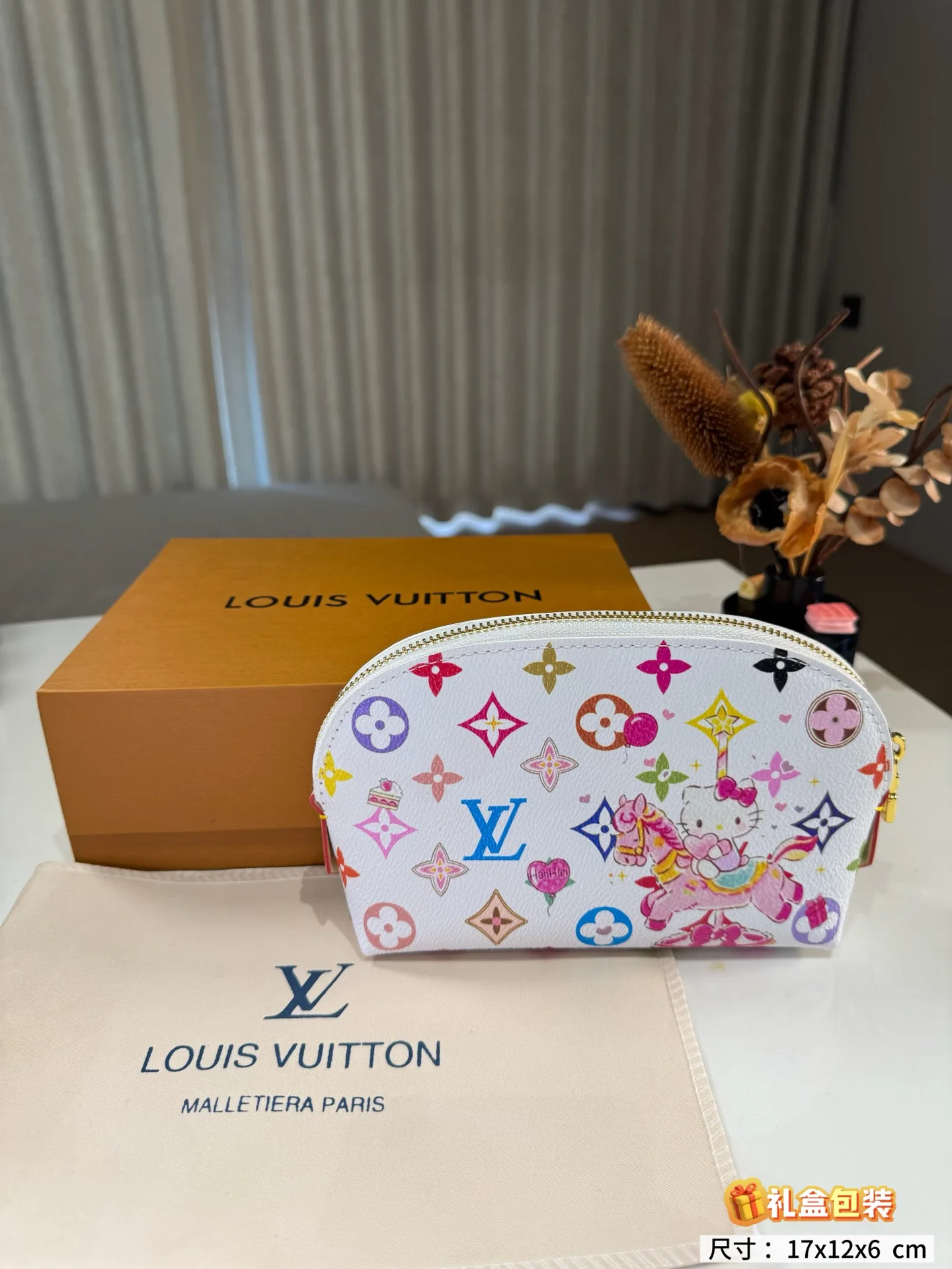 Women's Clutches LOUIS VUITTON 18013765