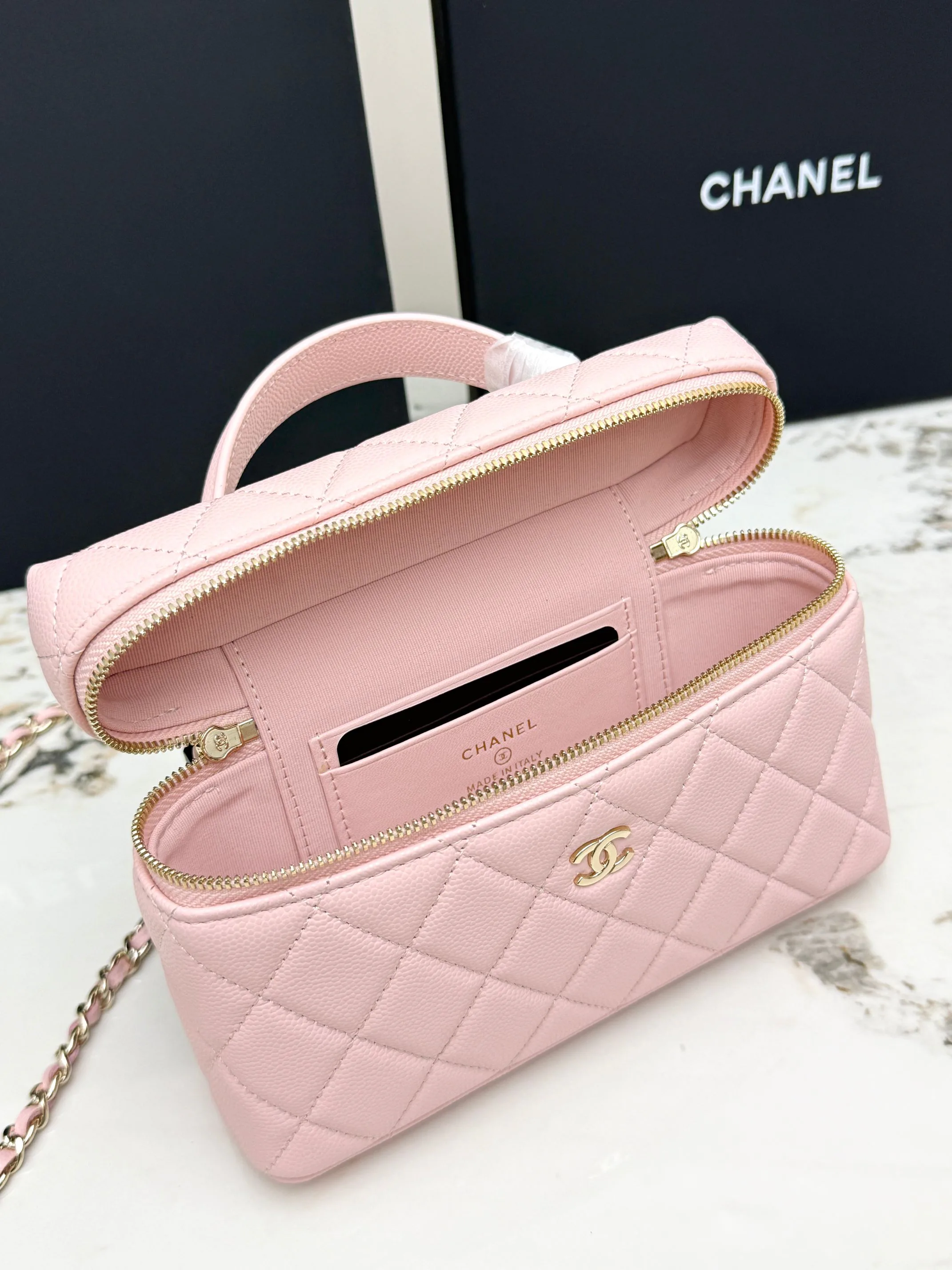 Women's Classic Handbags CHANEL 17949110