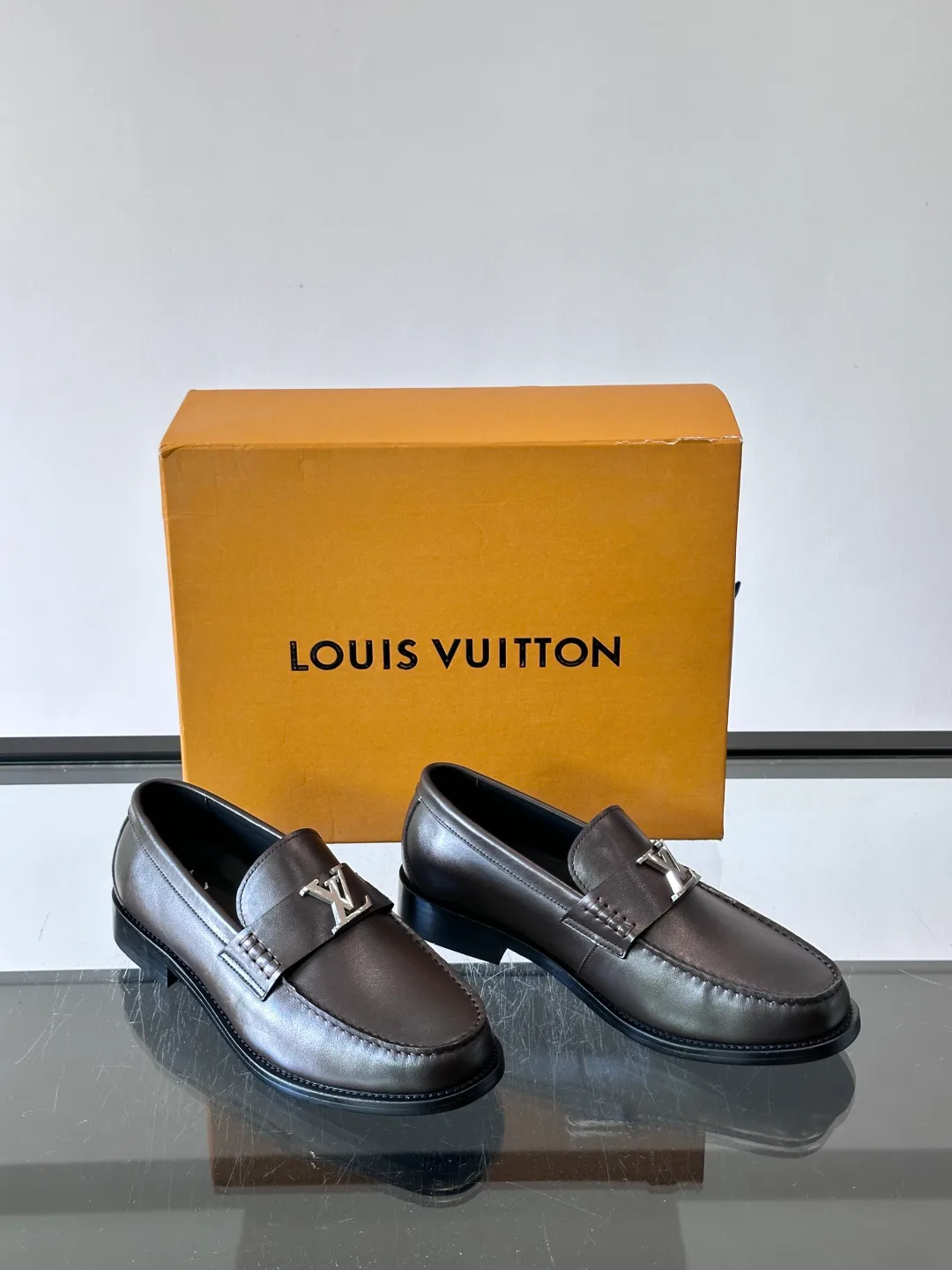 Men's Loafers And Dress Shoes LOUIS VUITTON 18169696